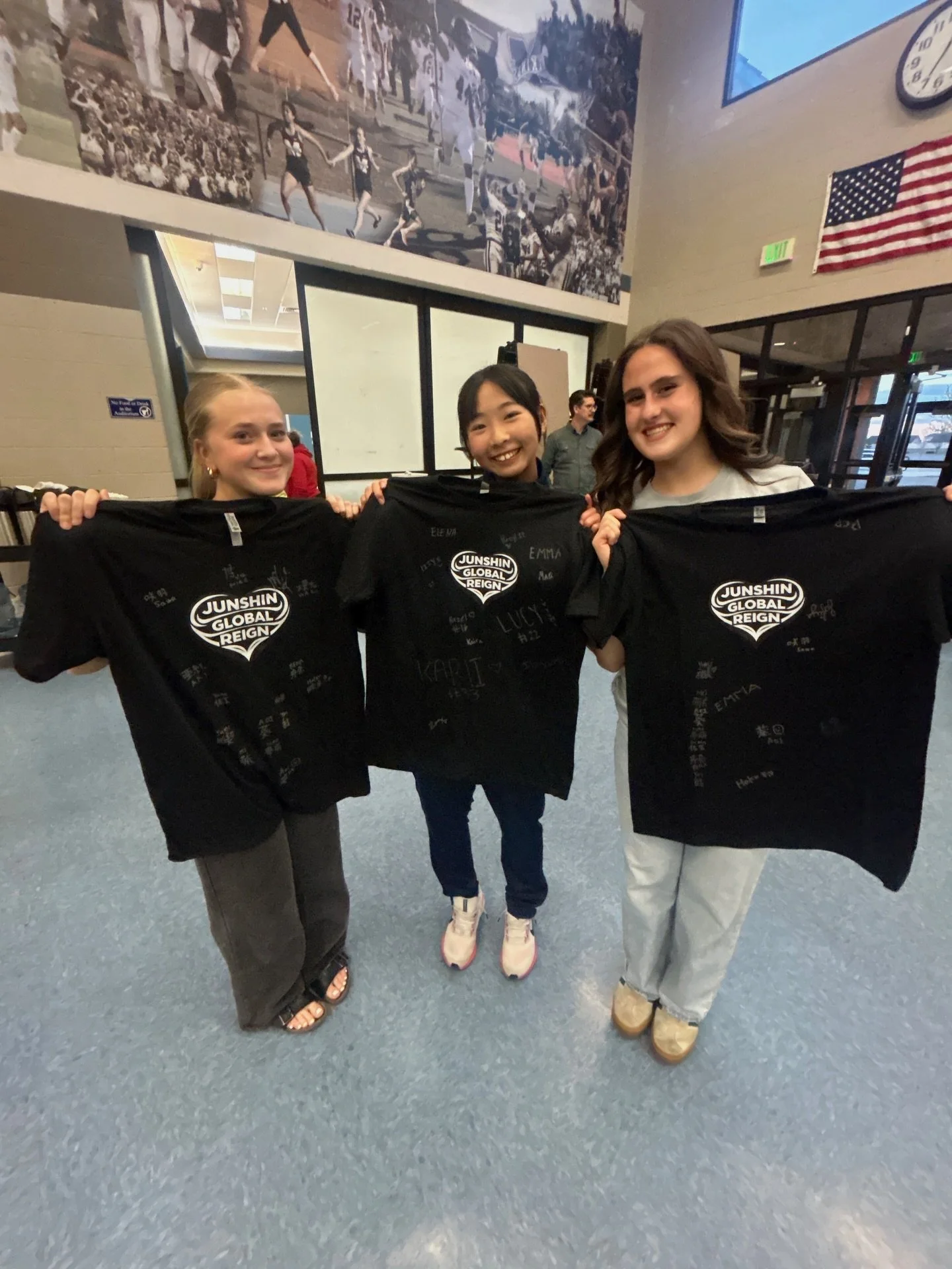 Pizza, autographs, smiles and laughter. No language barriers here. Soccer and friendships are&hellip;.GLOBAL.