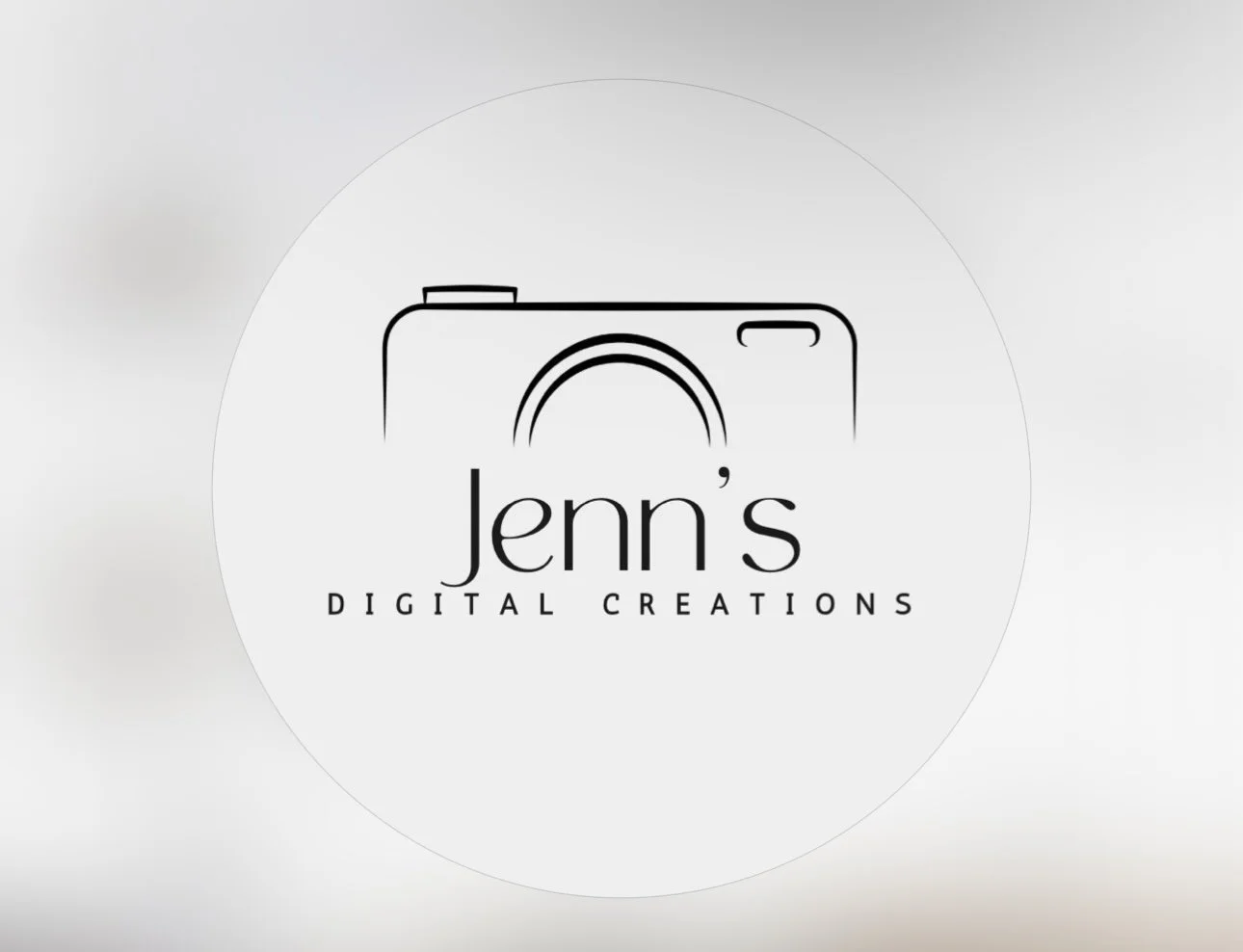 Logo montrant une silhouette d'appareil photo avec le texte "Jenn's Digital Creations".
