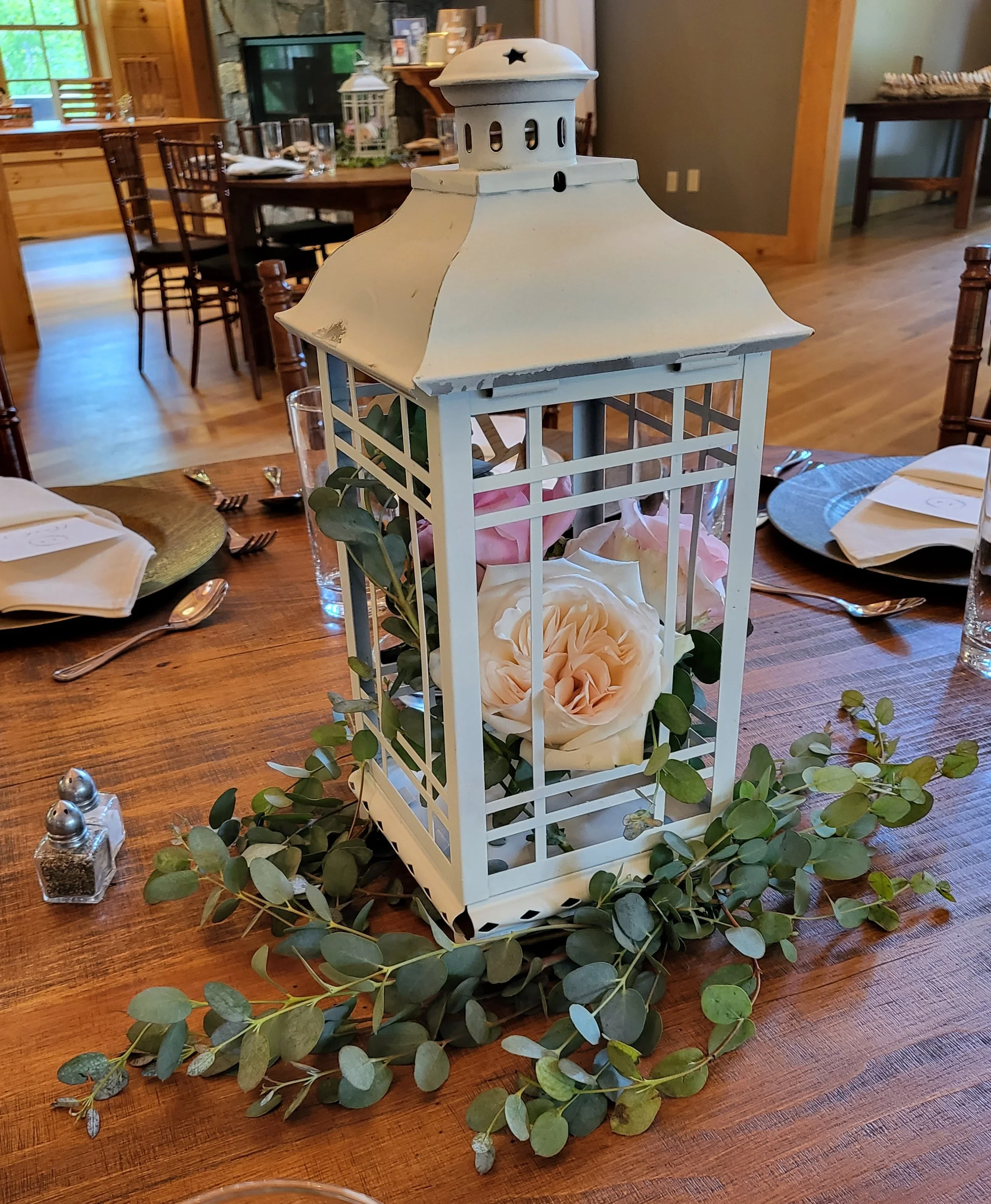 Handmade floral centerpiece decorations