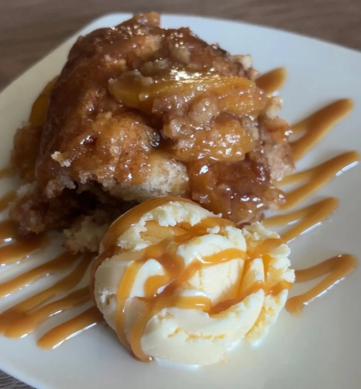 Peach Cobbler Crumble Cake