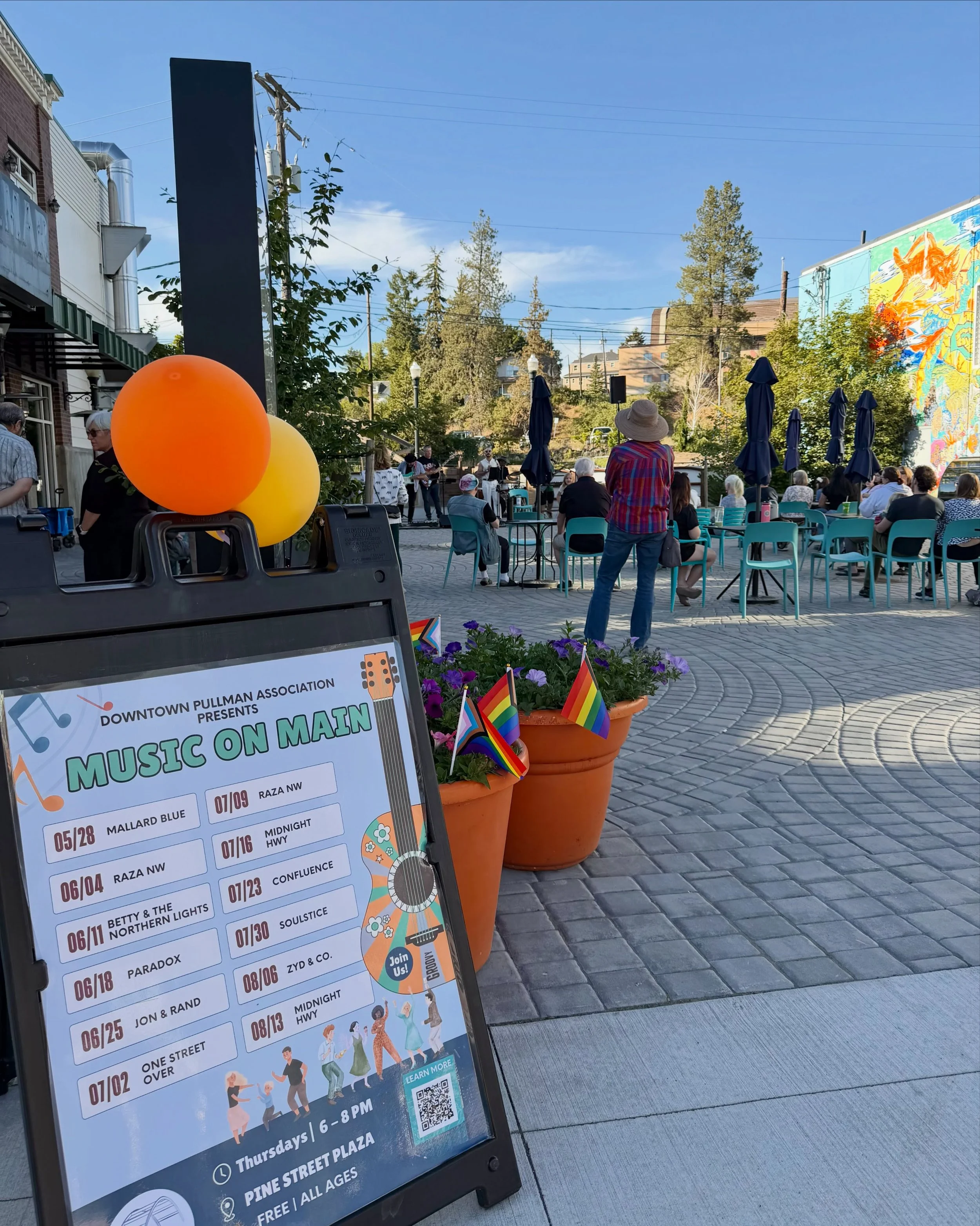 🪘🎶 Raza NW rocked the Plaza!🕺

A huge thank you to everyone who joined us yesterday for Music on Main and helped make the evening such a success. It was wonderful to see Pine Street Plaza filled with great music, dancing, and community spirit!

🎸