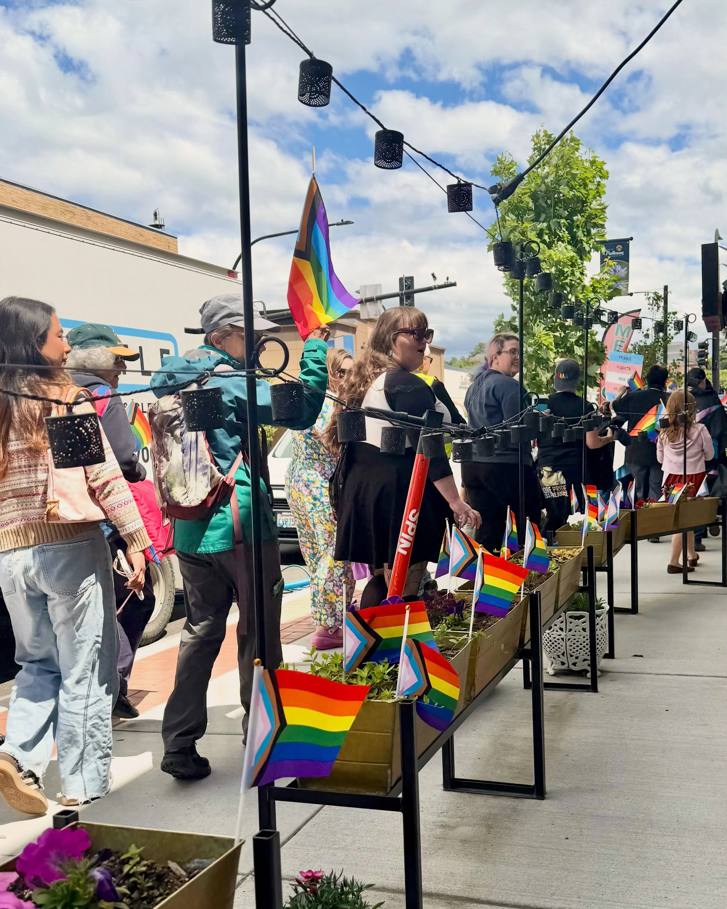 🌈 Last weekend, @intersectionaladvocacy and community partners hosted Pullman Pride at Reaney Park, bringing people together for a day filled with celebration and connection.

The festivities included live music, an open mic, local vendors, a free c