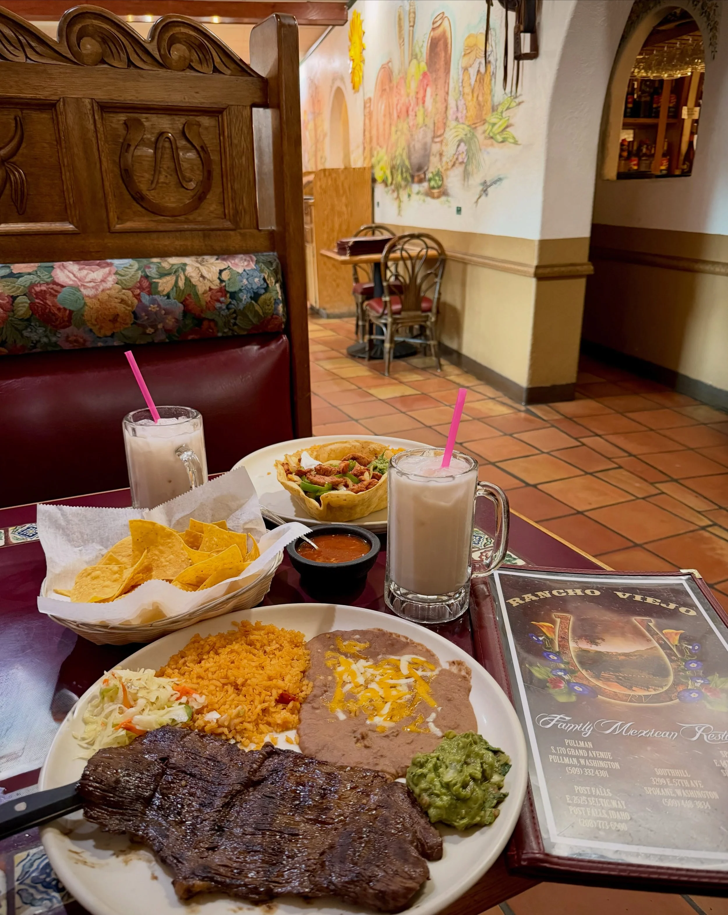 🌮 A downtown Pullman favorite! Family-owned by Jose Rodriguez and Pedro Rodriguez, Rancho Viejo is known for delicious food, friendly service, a fun atmosphere, and beautiful murals.

🎉 A great spot for celebrations and groups!
&bull; Free birthday