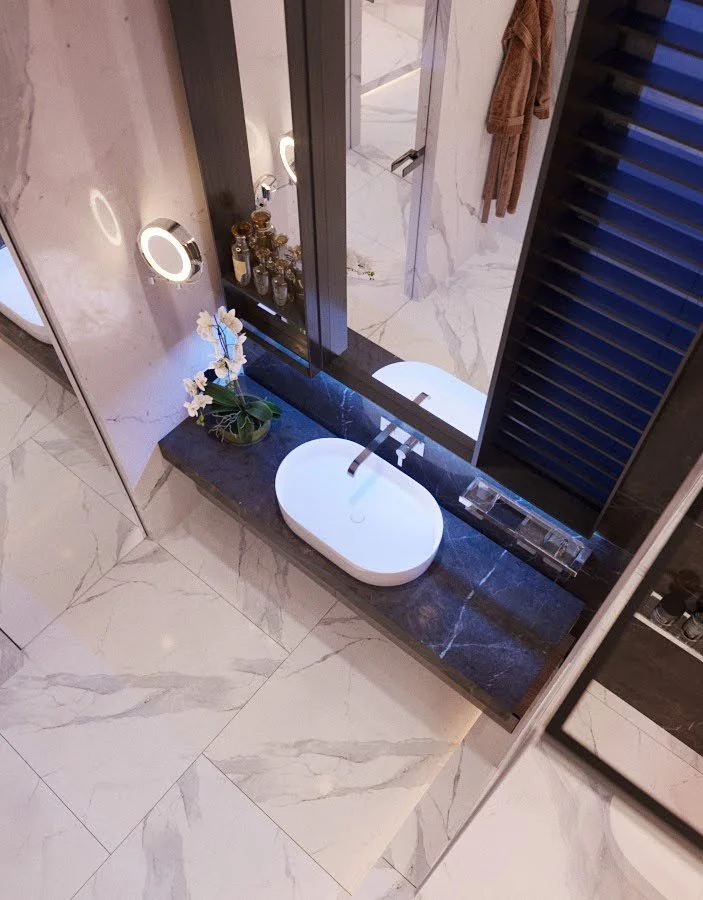 Mr Rizwan's Residence: Guest Bathroom