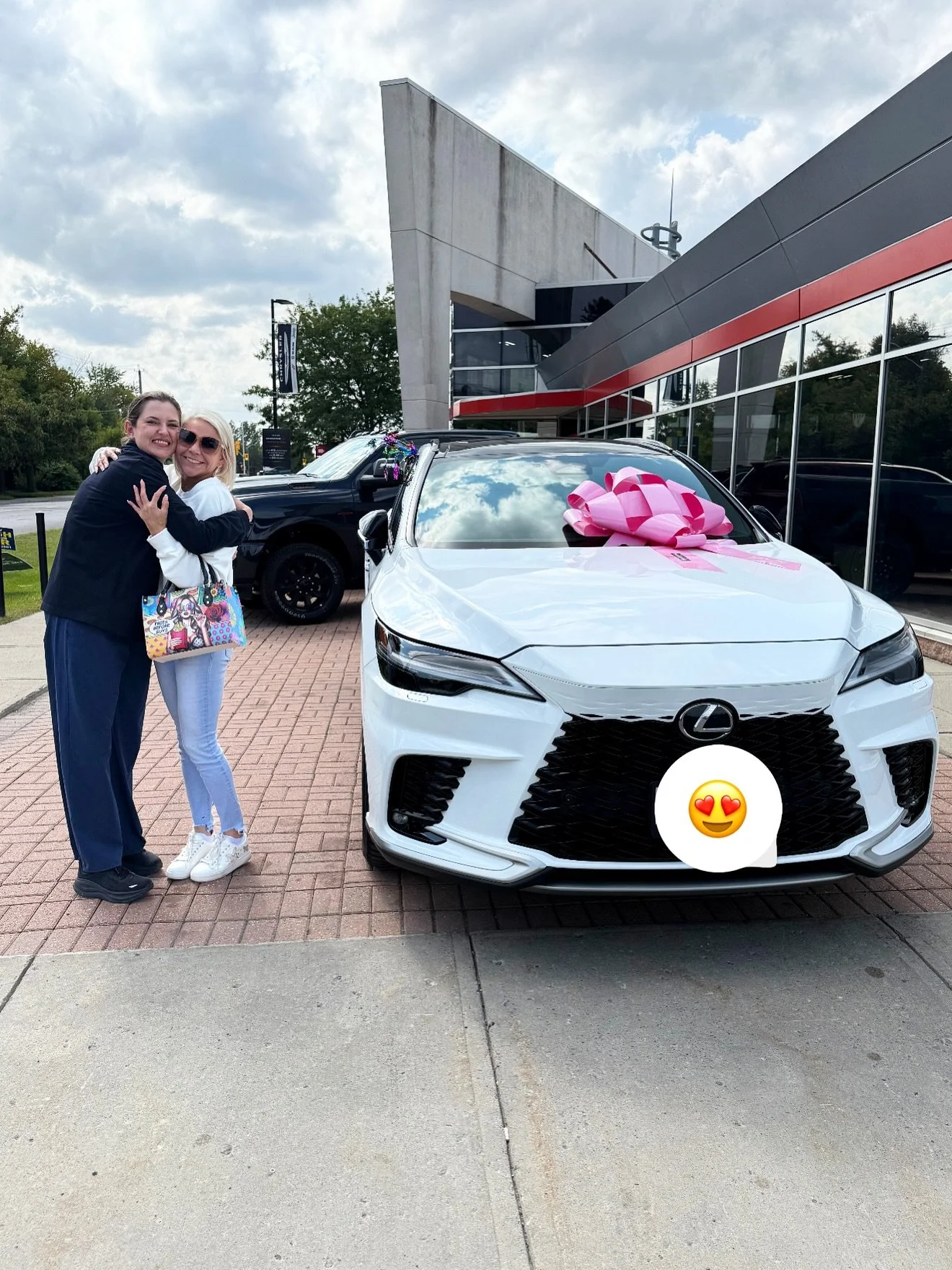 ✨ A huge congratulations to my client and friend, Linda Robinson, on her 7th vehicle purchased from me &mdash; the all-new 2024 Lexus RX 350! 🚘💎

Linda and I first met back in 2020, when she trusted me with a major fleet order for her company, Comf