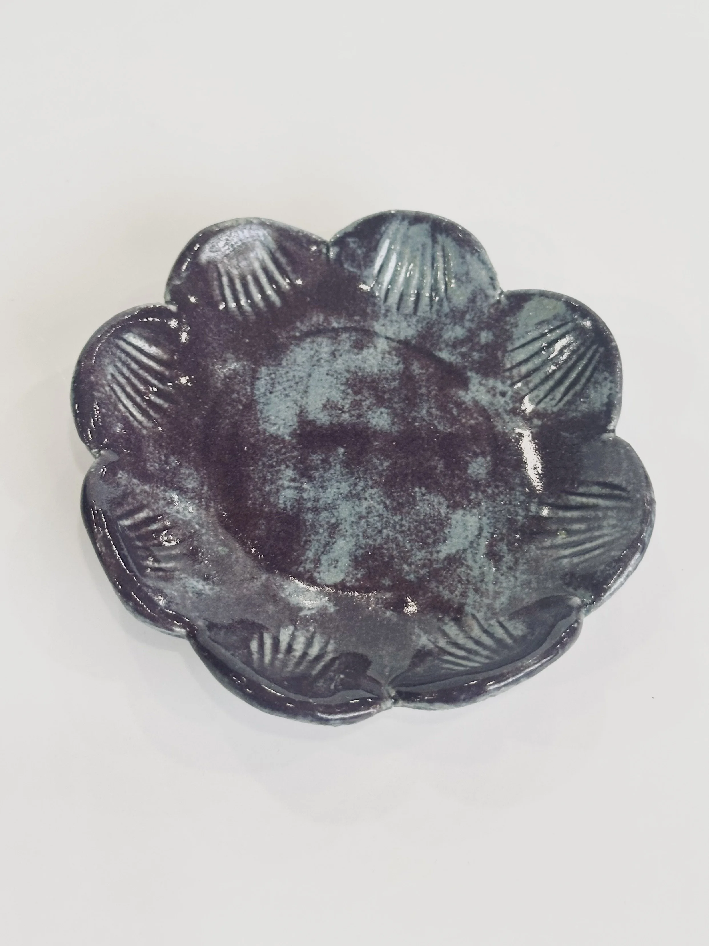 Moondrop Petal Ring Dish