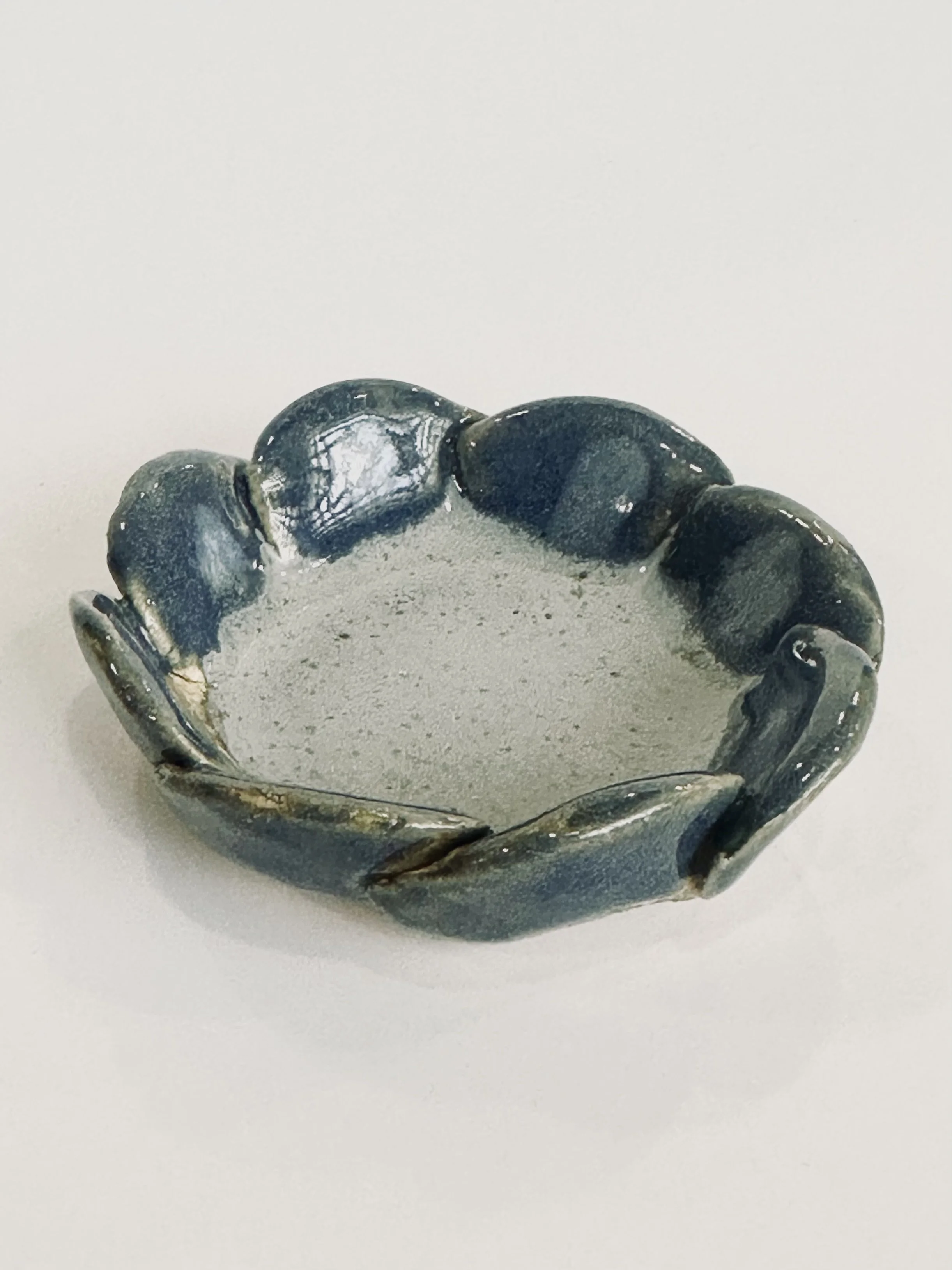 Blue Overlap Petal Ring Dish