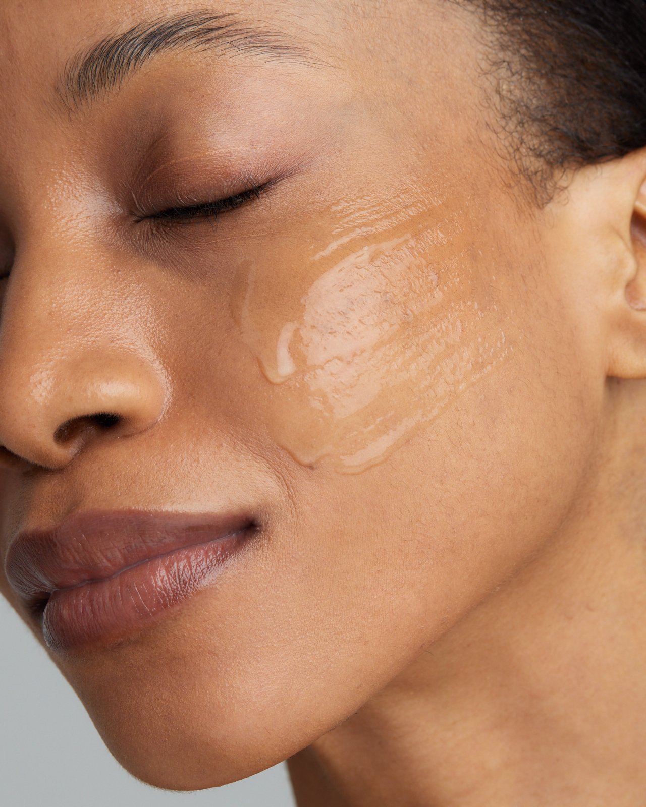 YoungGoose_BioRetinol_Model3_01.jpg