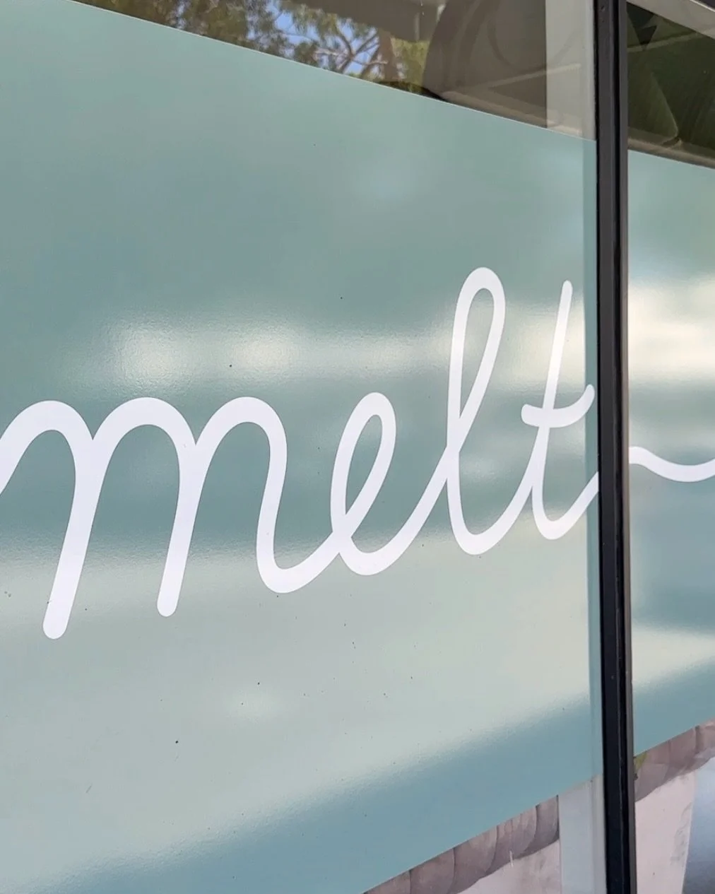 R e s u l t s 
Melt FAQ ~ When will I see results? 

Clients may start to see results as early as 3 weeks post-treatment, with full results typically visible within 3-4 months 💫

For optimum results we recommend a course of:
3 Cryolipolysis Treatmen