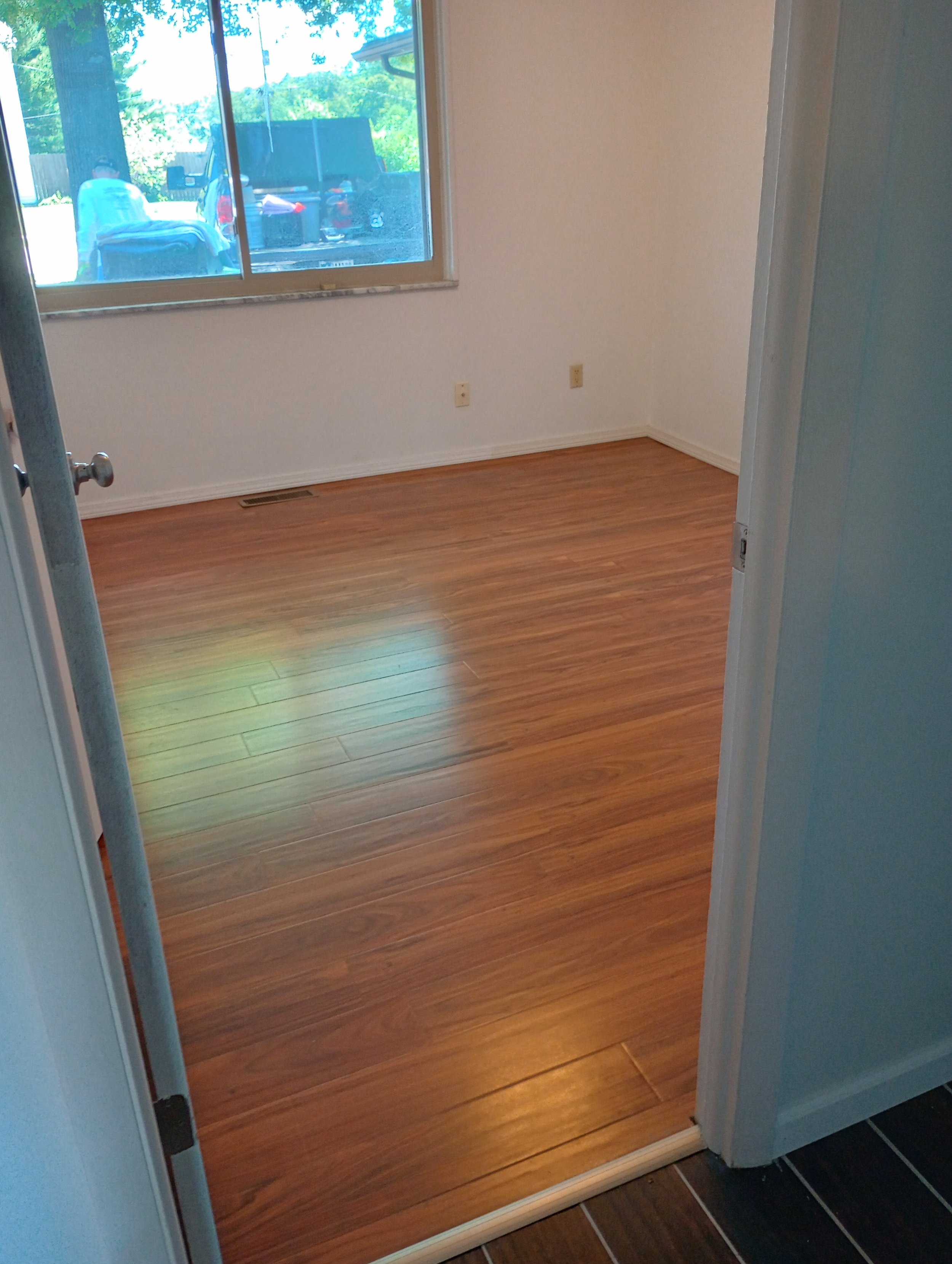 vinyl wood plank flooring