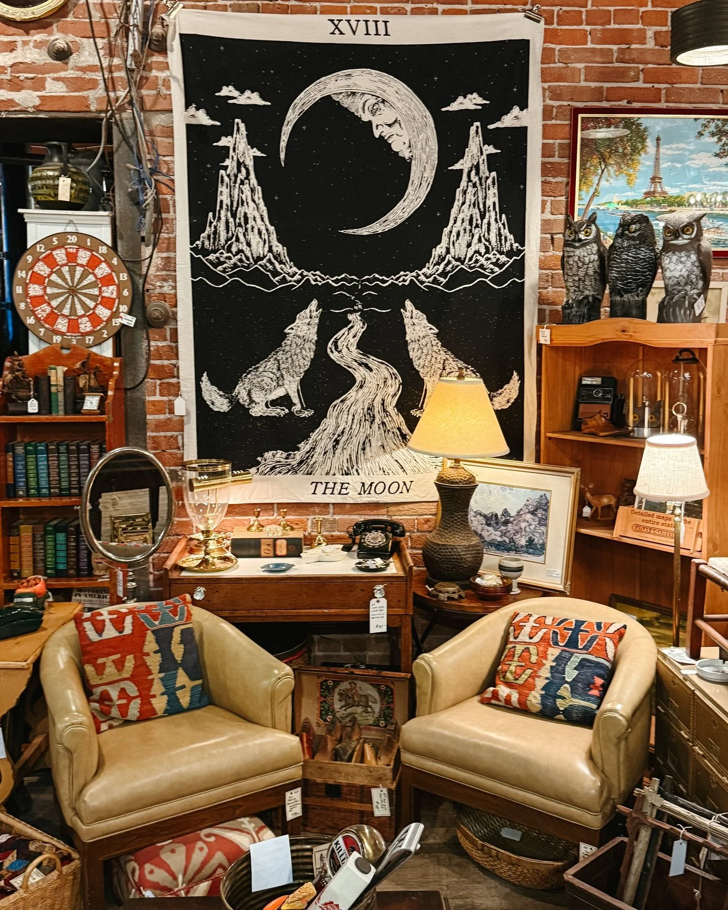 Our October show has arrived and it&rsquo;s gonna be a great one! Shop three floors of freshly stocked vintage goods. 25,000 square feet of all the antiques your heart desires.

As always, enjoy @painted_rooster on our third floor for breakfast &amp;