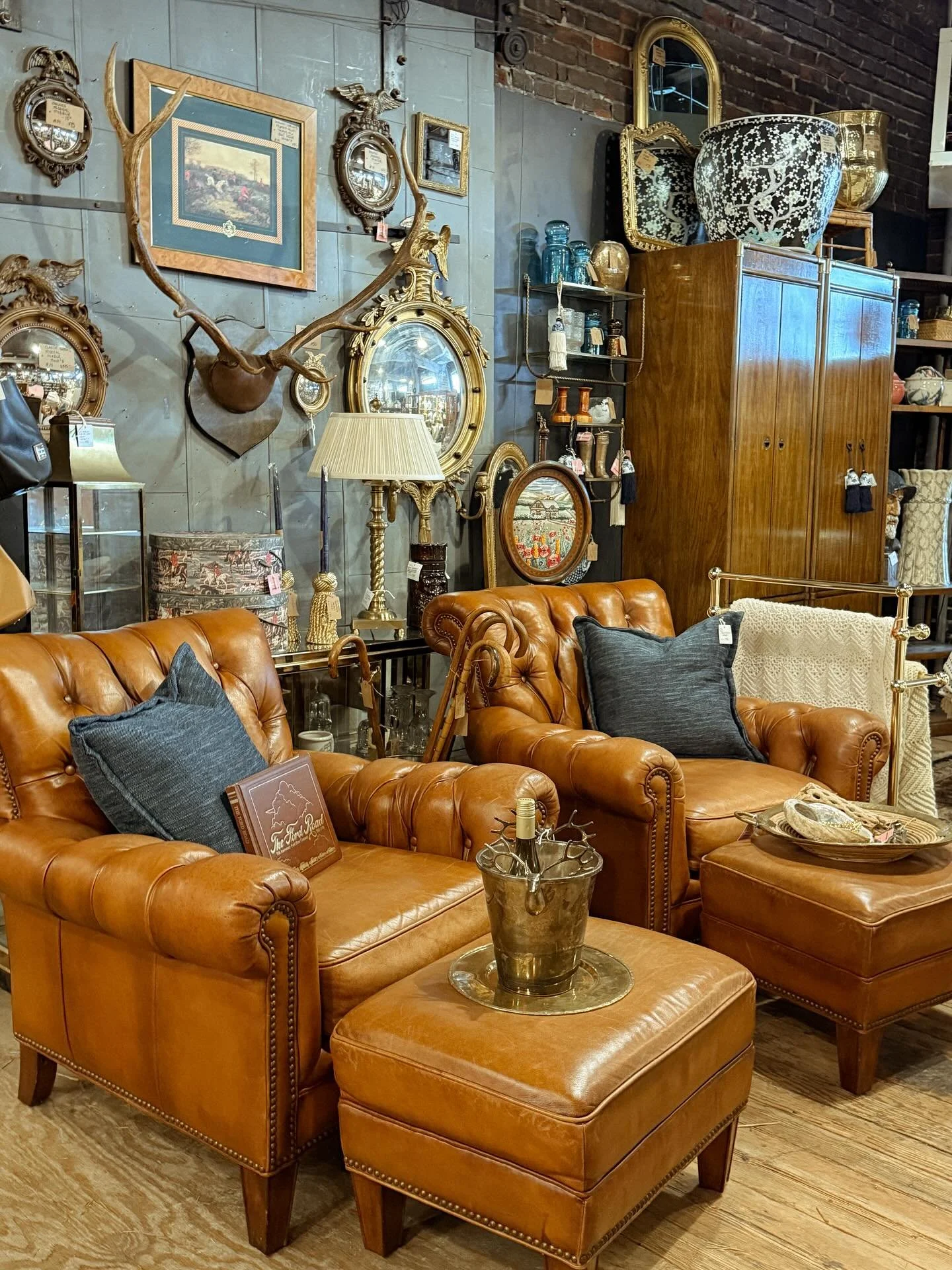 We are getting all geared up for our January show next weekend and can&rsquo;t wait to ring in 2026 with y&rsquo;all!

Friday January 2nd 8:30-7
Saturday January 3rd 9-5
Sunday January 4th 11-4
@painted_rooster open each day until 2pm serving breakfa