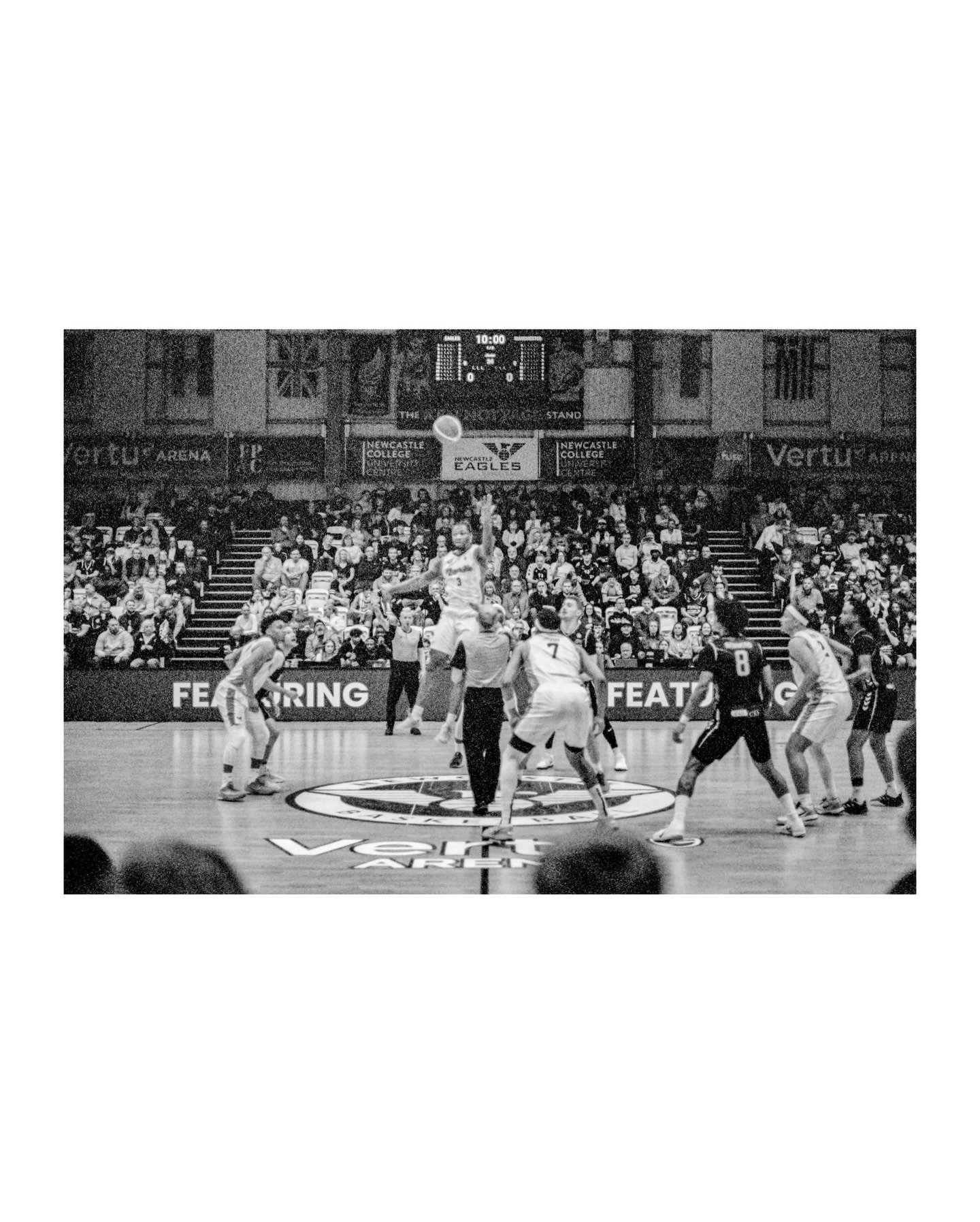 B&amp;W 35mm film photography with 1970s fully manual film camera &amp; 30yr expired film at Newcastle Eagles 🦅 

First roll complete (only better from here 🤞🏽) ✅ 

#britishbasketball #weareeagles #35mmfilmphotography #canona1 #expiredfilmclub