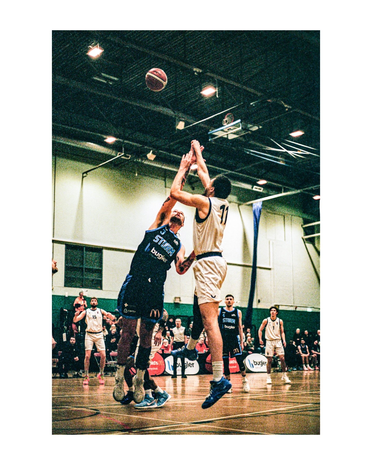 Highlights on 35mm film: Newcastle Knights as they took on Hemel Storm

Camera: Canon A1
Film: Portra400 (expired)

Number of rolls of film in 2026 so far: 2

#britishbasketball #canona1 #35mmfilmphotography #portra400 #bcb2526
