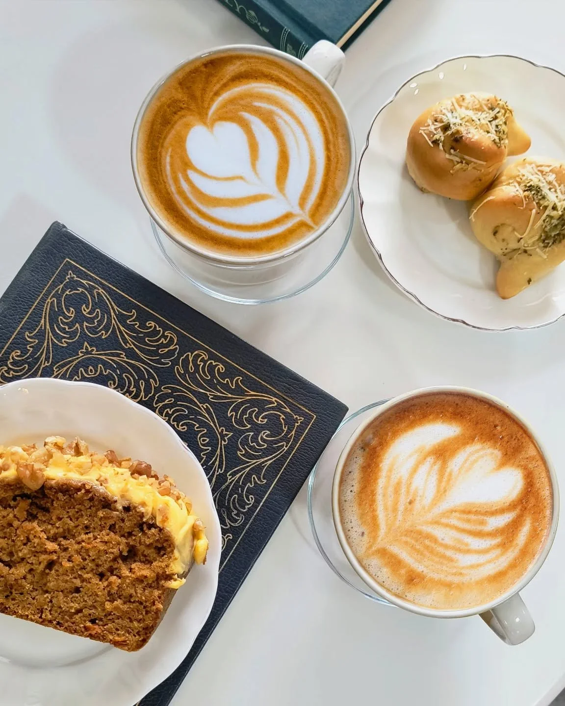 El caf&eacute; no se toma solo&hellip; se disfruta.
Y en nuestra cafeter&iacute;a, &iexcl;lo preparamos como te gusta! ☺️✨
.
.
.
.
#matchacostarica #cafeteriacostarica #cafecostarica #matchalover #cafepalmares #cafecr #cafeoccidente