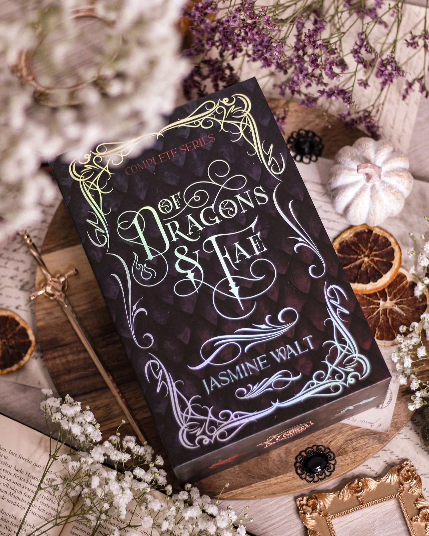 ⋆˖⁺‧☽ Moonlight Book Box ☾‧⁺˖⋆ 

[?] How was your weekend? Read anything good? 

[!] I have been crazy busy, I wanted to post so much more and be way more active in my stories but nope this move has kicked my ass 😂 BUT it's over now! We left the key