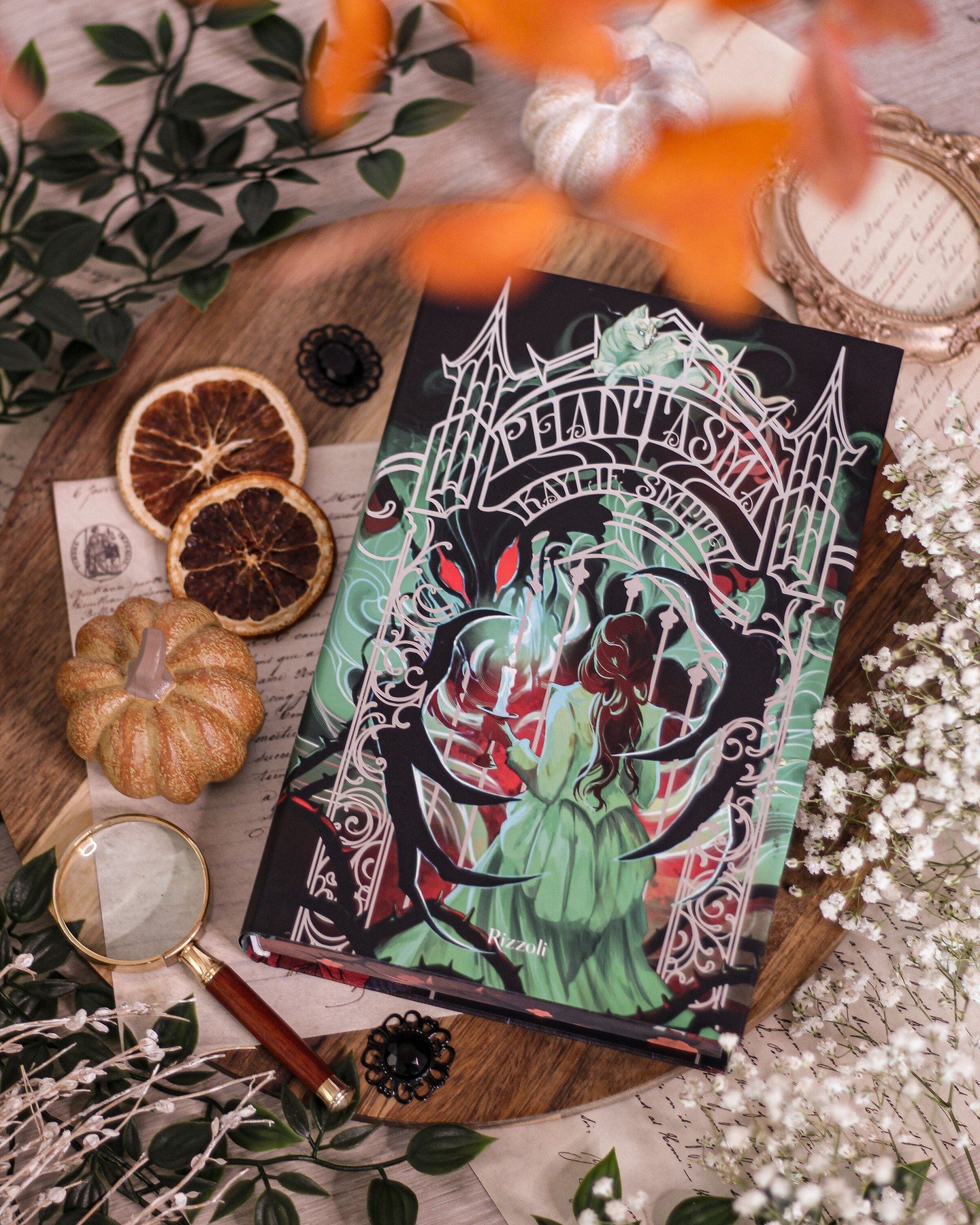 ⋆˖⁺‧☽ Dreamerwhale ☾‧⁺˖⋆ 

[?] Which character do you wish had their own spin-off story?

⋆──────⋆&sdot;☆&sdot;⋆──────⋆
PHANTASMA ~ Dreamerwhale Exclusive Edition ~

&ldquo;Welcome to Phantasma. There are only two rules to the game: stay alive&hellip