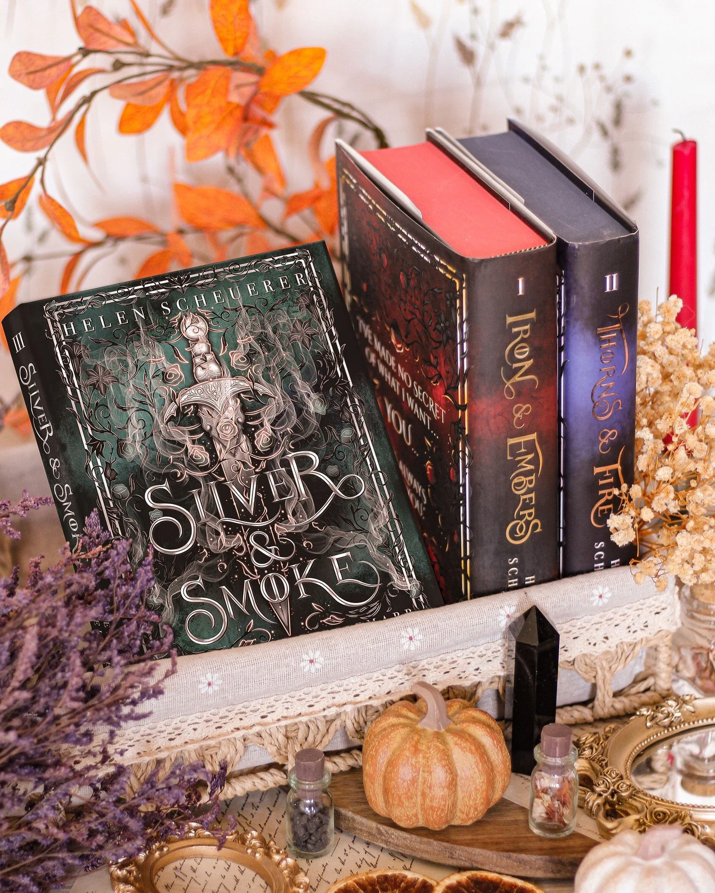 ⋆˖⁺‧☽ Favourite Friday ☾‧⁺˖⋆

[?] Have you ever slowed down reading a finale just because you couldn&rsquo;t bear to say goodbye?

⋆──────⋆&sdot;☆&sdot;⋆──────⋆
I just finished 𝗦𝗶𝗹𝘃𝗲𝗿 &amp; 𝗦𝗺𝗼𝗸𝗲, the final book in 𝗧𝗵𝗲 𝗔𝘀𝗵𝗲𝘀 𝗼𝗳 ?