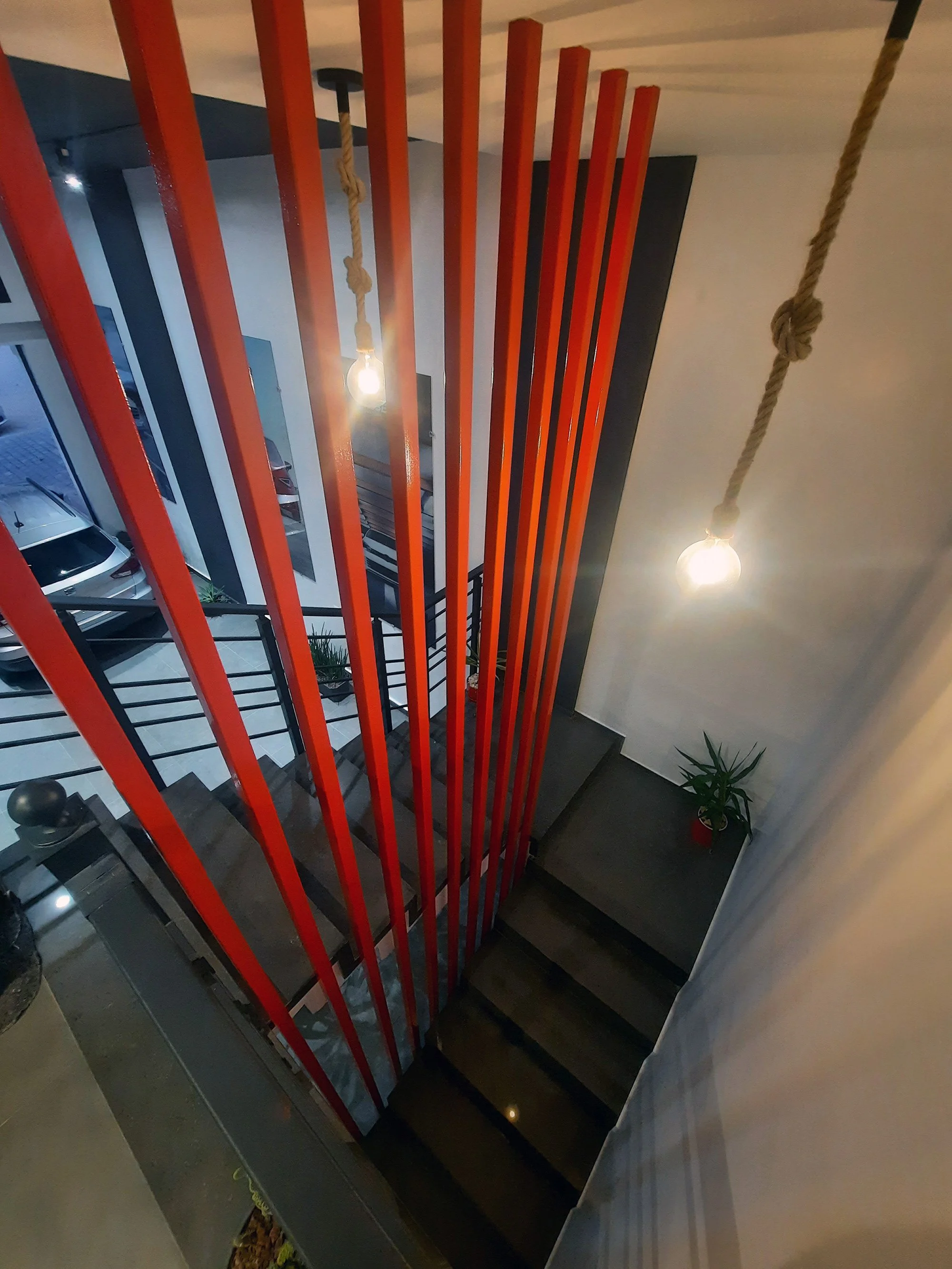 Ashour-showroom-2-sml.jpg