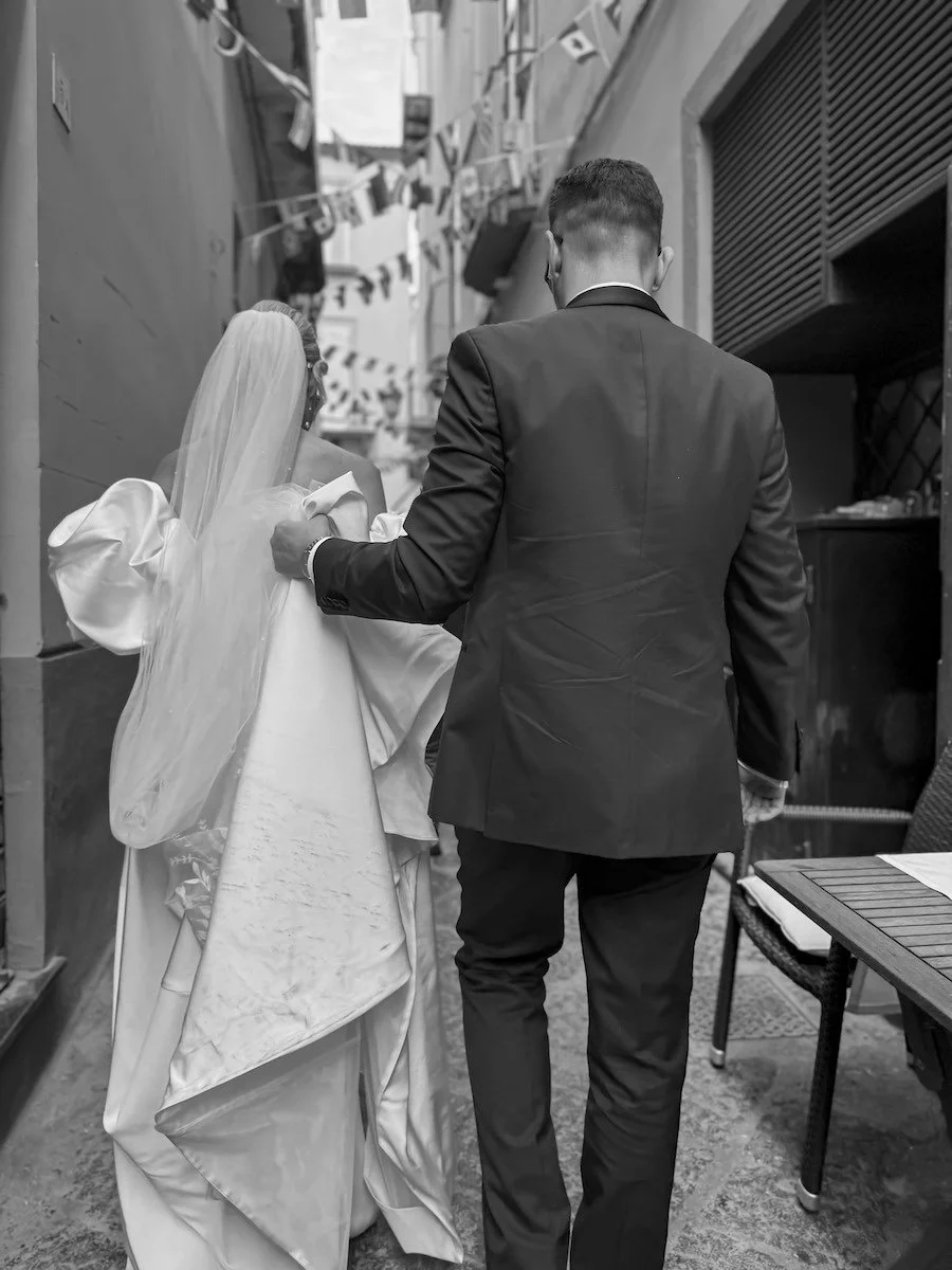 The-Social-Sisters-Content-Creators-Bride-Groom-Street.jpg