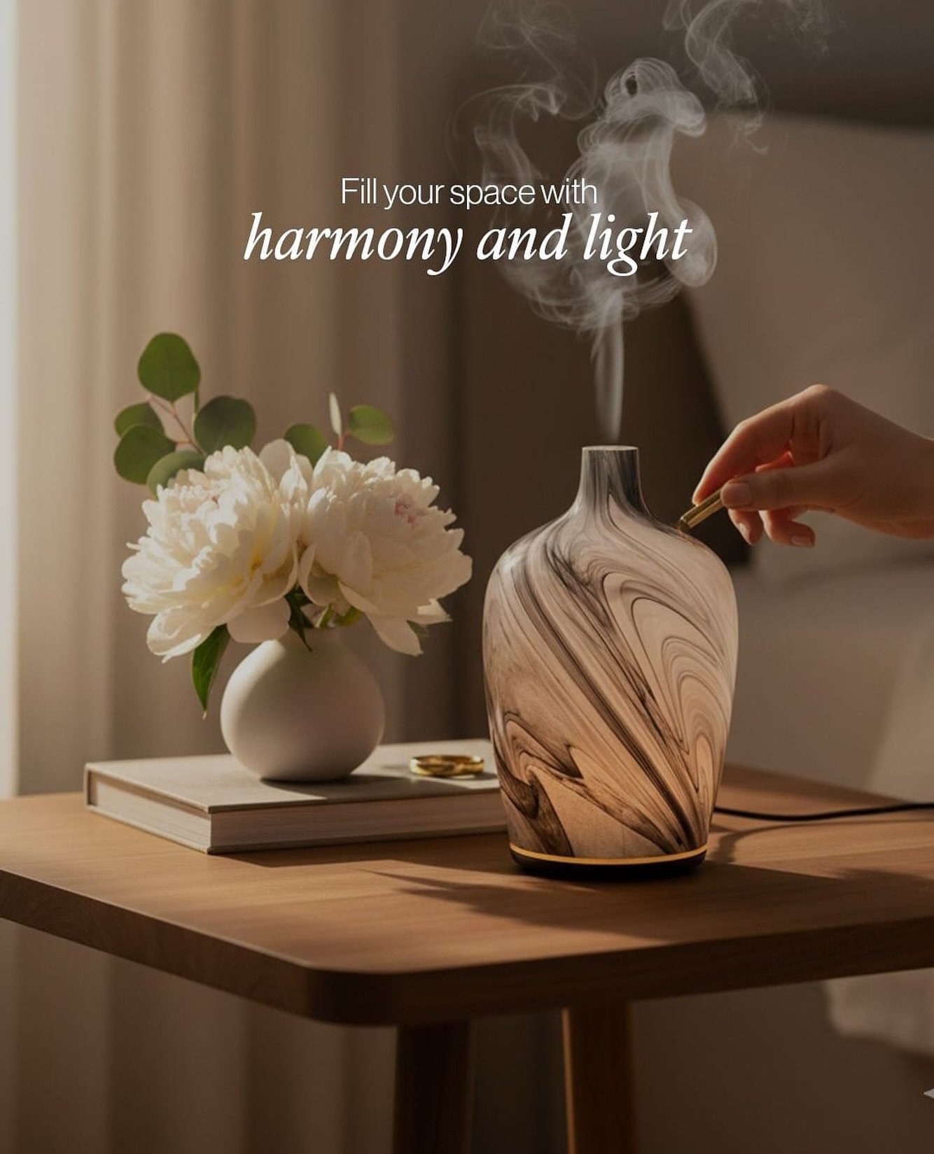 Cada detalle que incorporamos en COSMOGLOW est&aacute; pensado para elevar tu bienestar.
Nuestro nuevo difusor de aromaterapia transforma el ambiente para que tu experiencia sea a&uacute;n m&aacute;s profunda, relajante y consciente.
Peque&ntilde;as 