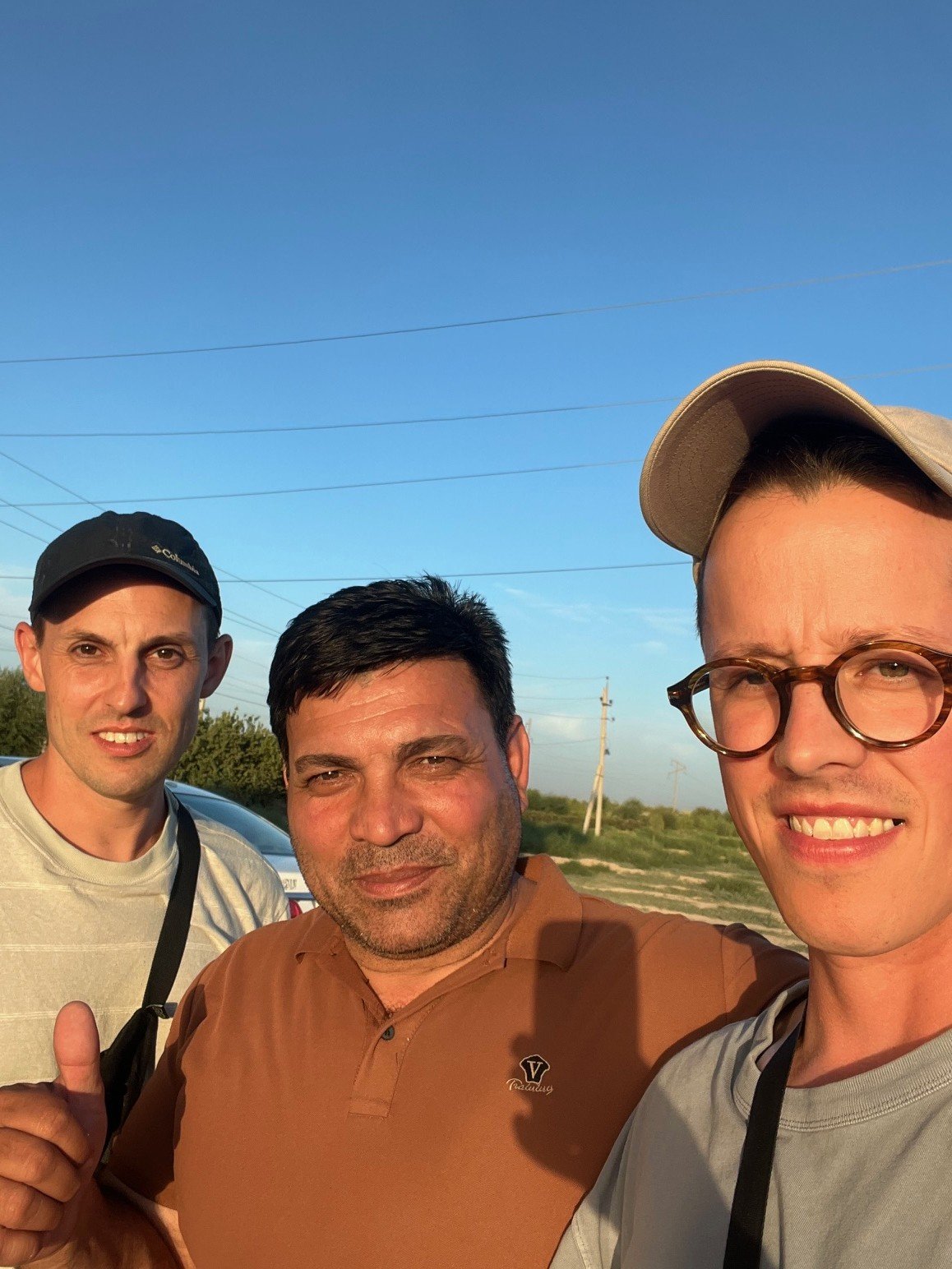 Klient a šofér v Turkmenistane.