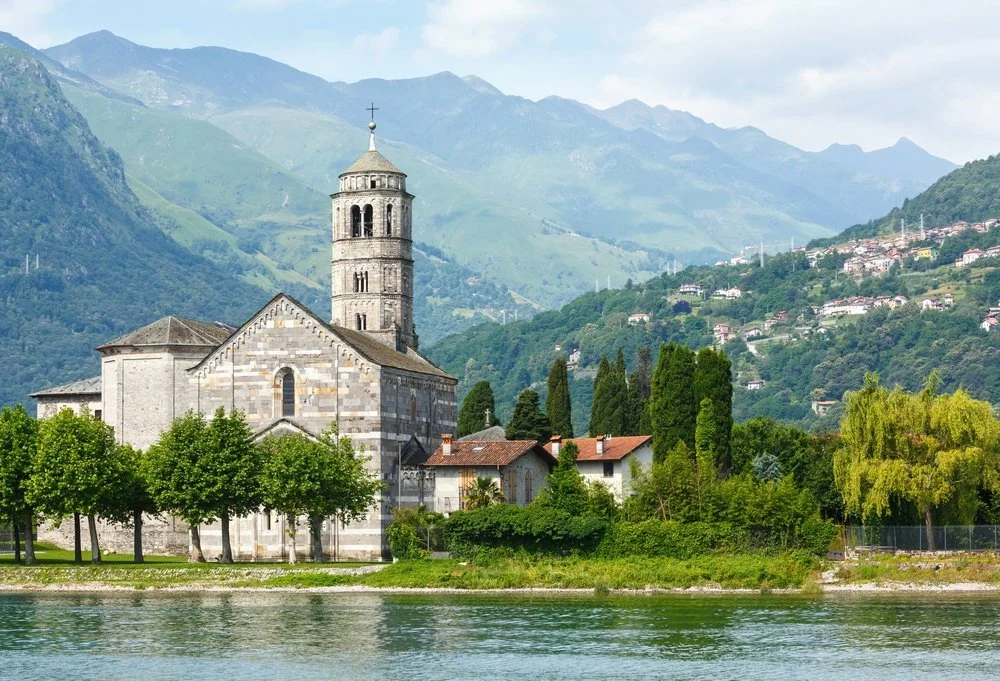 SANTA MARIA DEL TIGLIO LAGO DI COMO.jpg