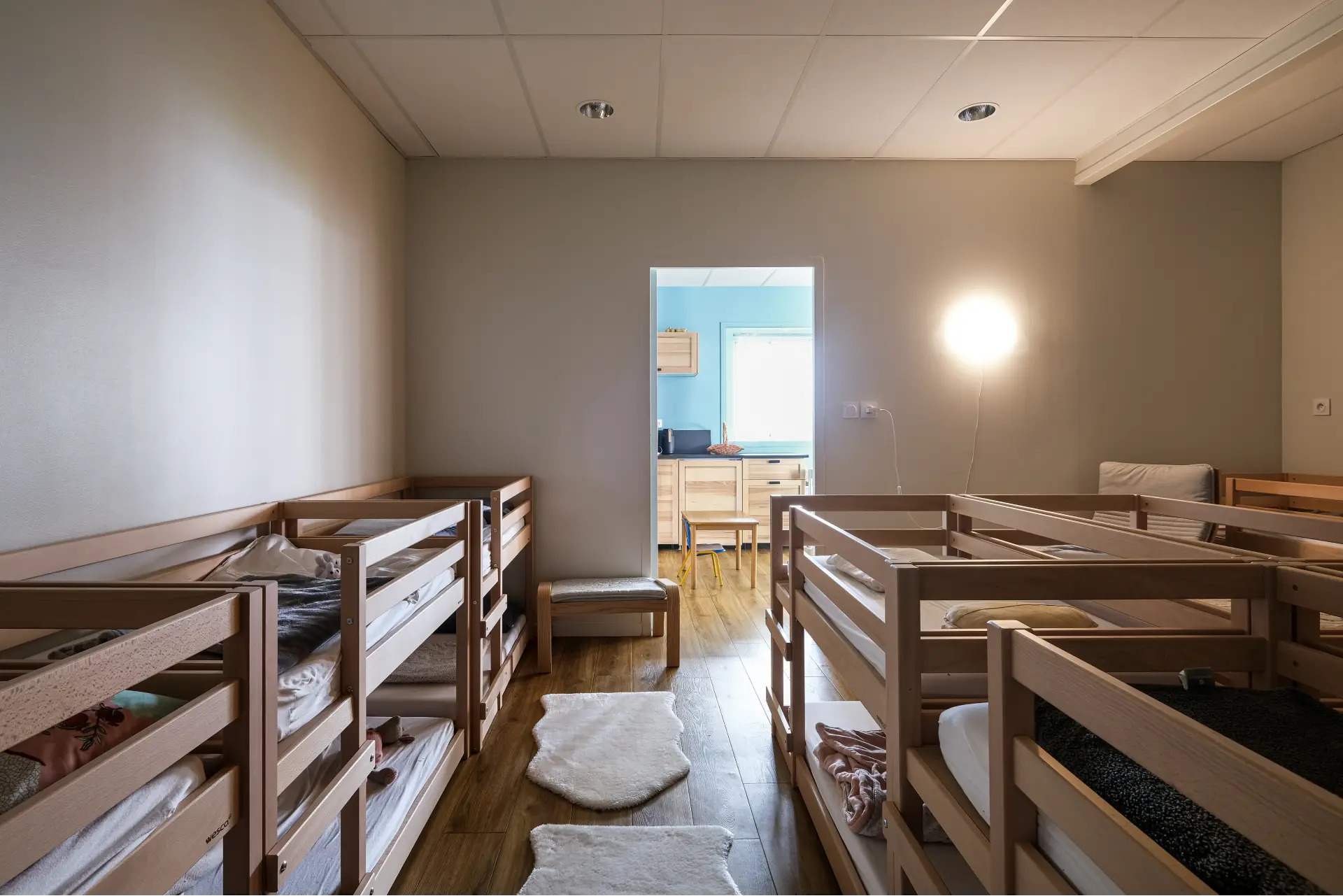 Dortoirs hauteur adaptée aux enfants 