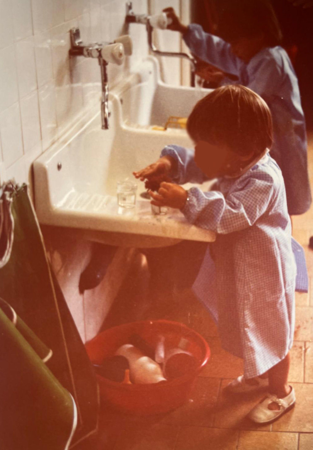 Lavabo à hauteur d'enfant