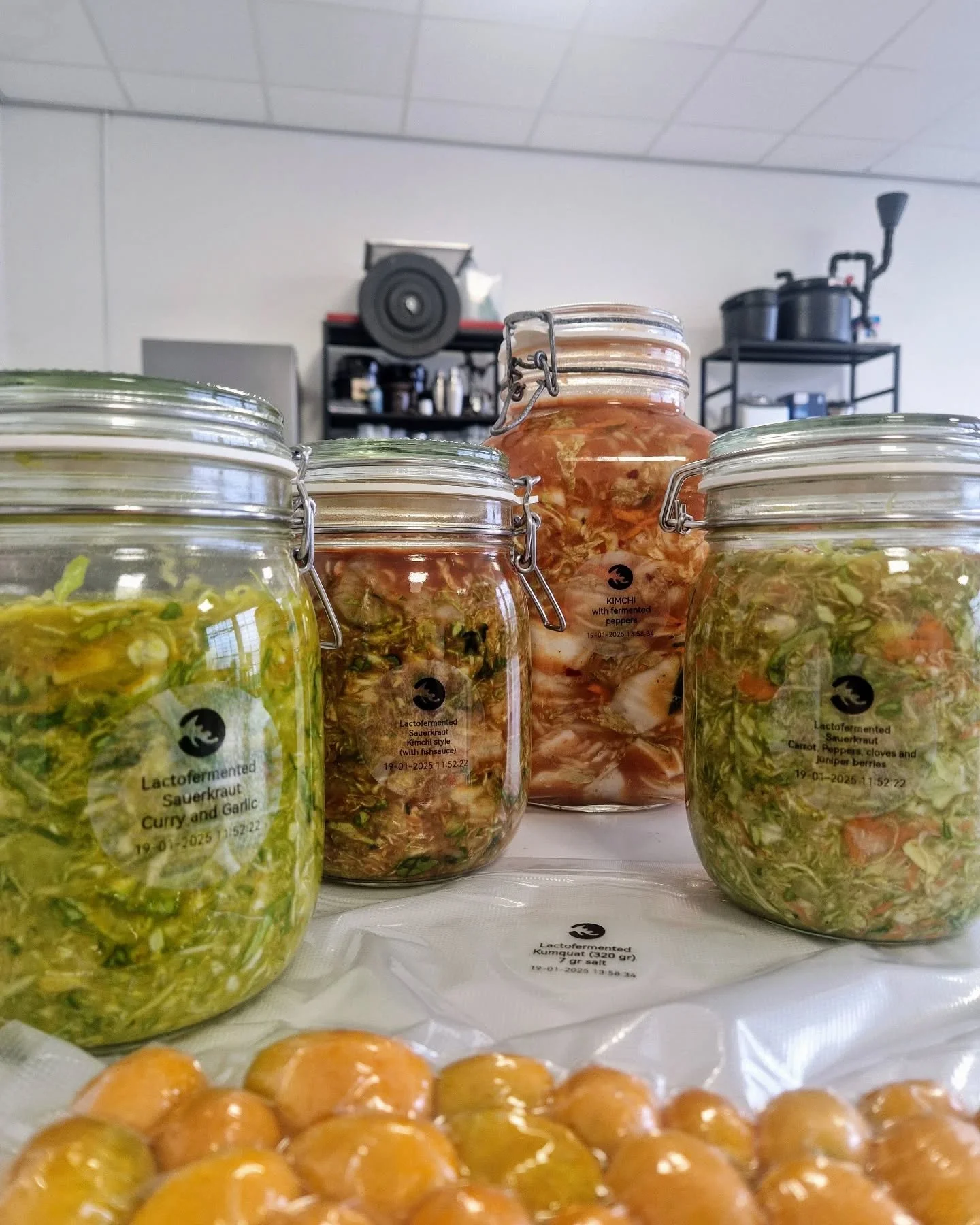 Lactofermented goodies on the way! Three different kinds of sauerkraut, 3 kg of spicy Kimchi with lactofermented hot peppers and vacuum fermentation with kumquat. Curious how these experiments will turn out! 🌶

I enjoy spending time our wonderful te