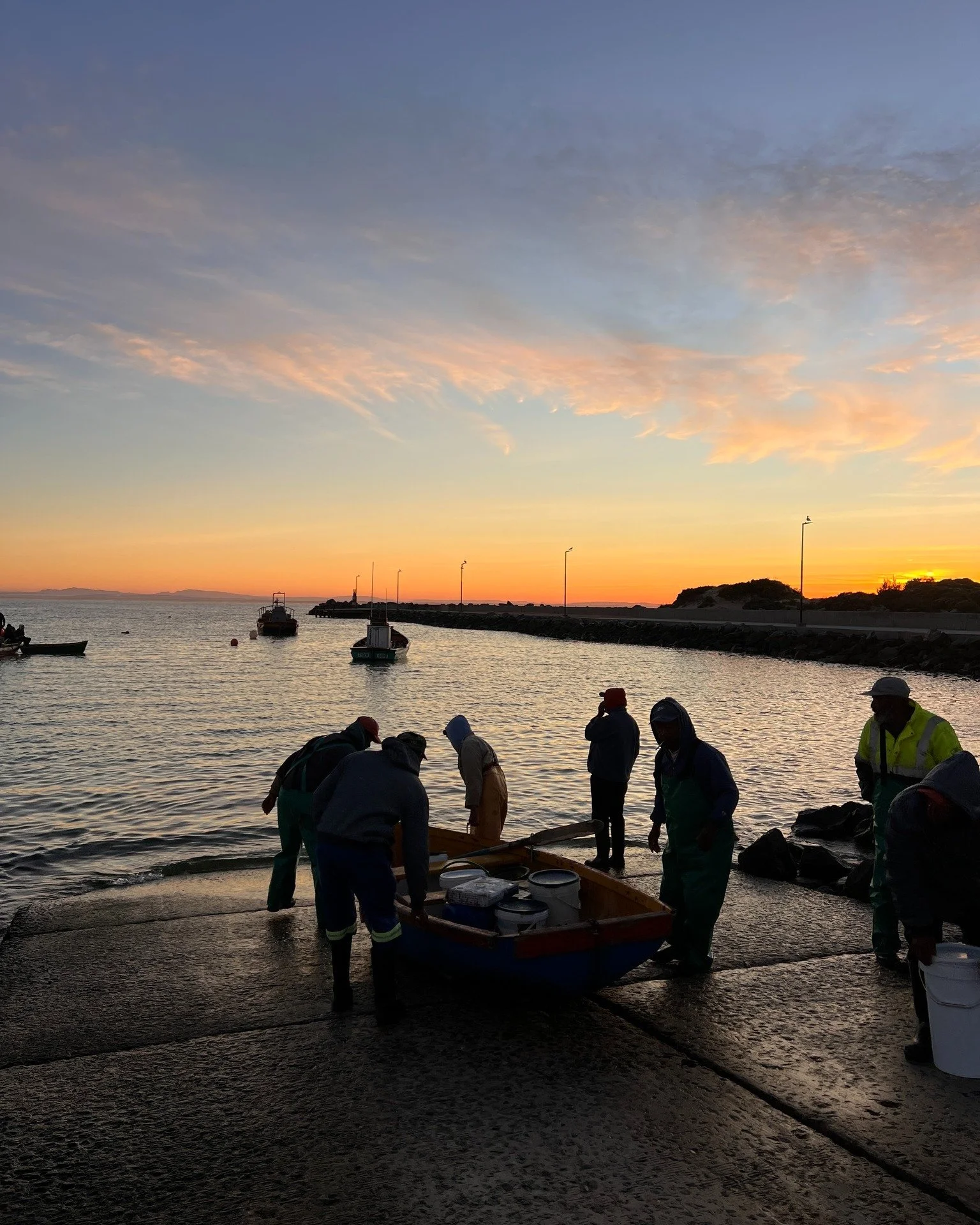 &ldquo;When is the best time to visit?&rdquo;

South Africa&rsquo;s Southernmost Tip isn&rsquo;t bound by tourist seasons &mdash; every month has its own magic.

☀️ Summer (Nov&ndash;Mar): long days, warm oceans, outdoor dining on sun-drenched decks.