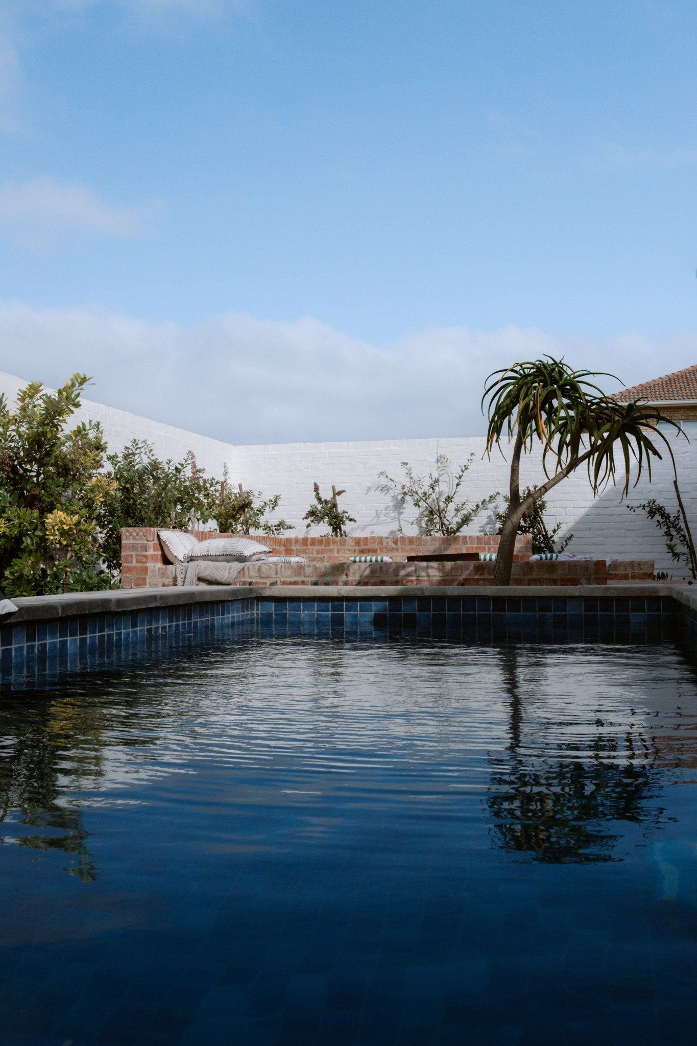 School holidays at the Southernmost Tip of Africa are about more than a place to sleep.  They&rsquo;re about homes with room to gather &mdash; long dining tables, indoor braais,  and kitchens where breakfast turns into lunch without anyone rushing.

