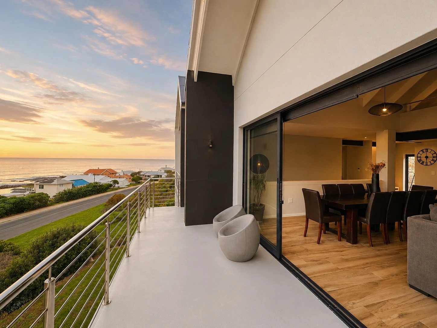 8 sleeper luxury self catering guest house holiday rental Agulhas Spookdraai The Pearl-24.jpg