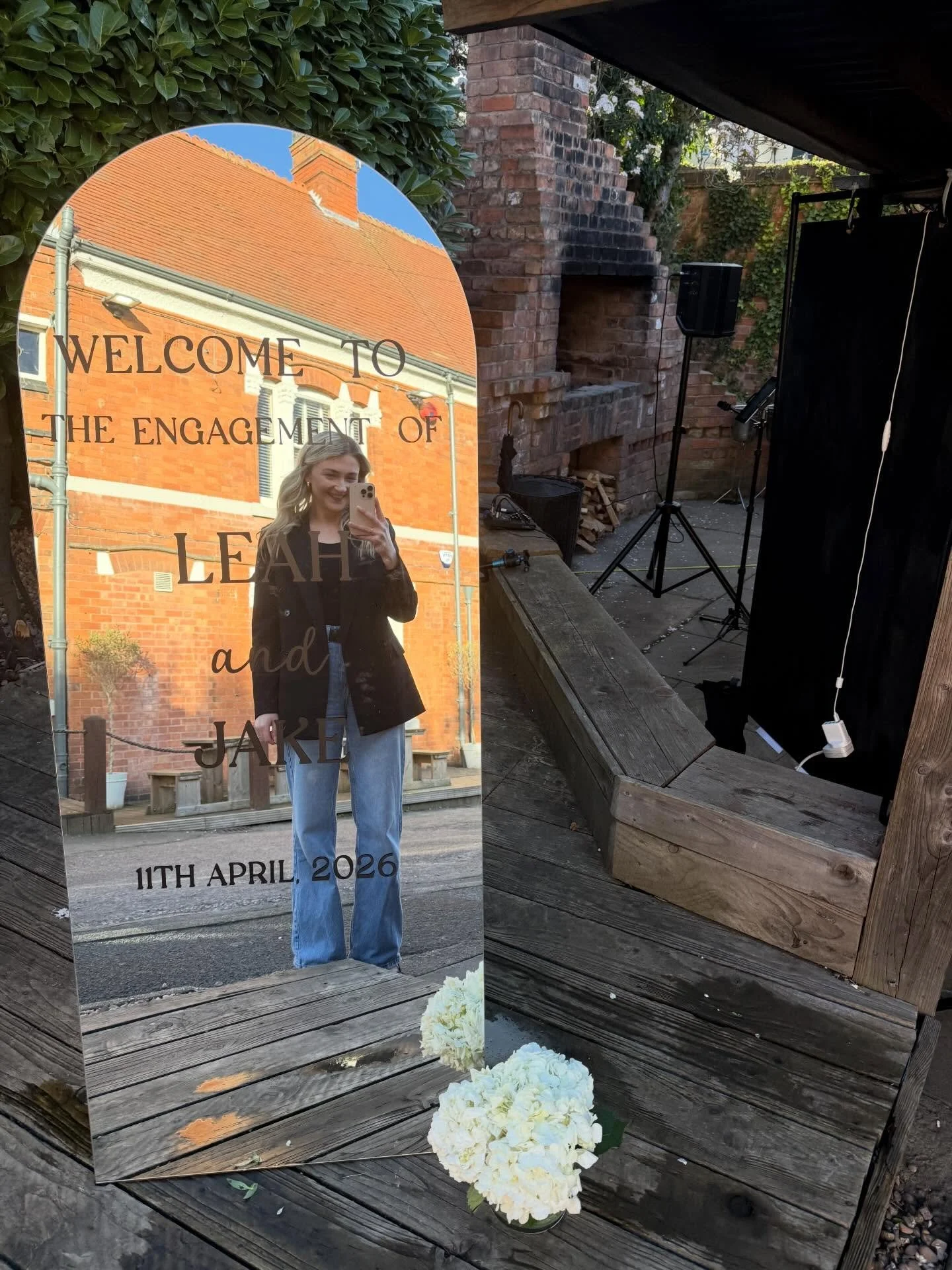 Leah &amp; Jake&rsquo;s Engagement Party - 11th April 💍🤍

A gorgeous love filled evening on Saturday night celebrating the lovely Leah and Jake&rsquo;s engagement! 

It was such a great evening singing for you!! 🎙️

Venue: @peartreewoodhouse 

#ev