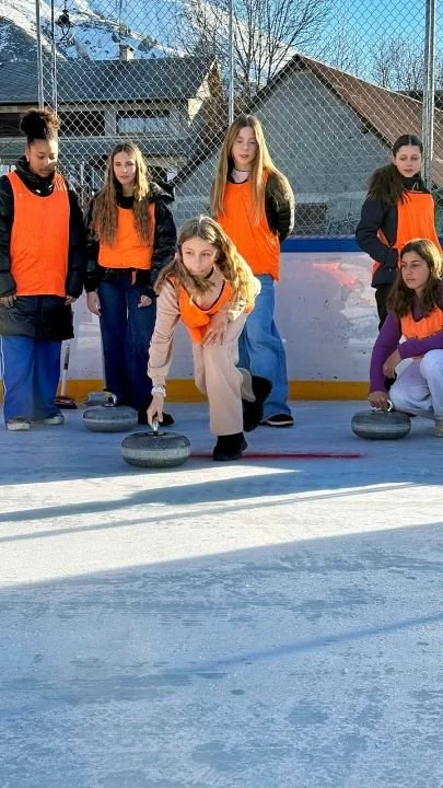 Curling 2.jpg