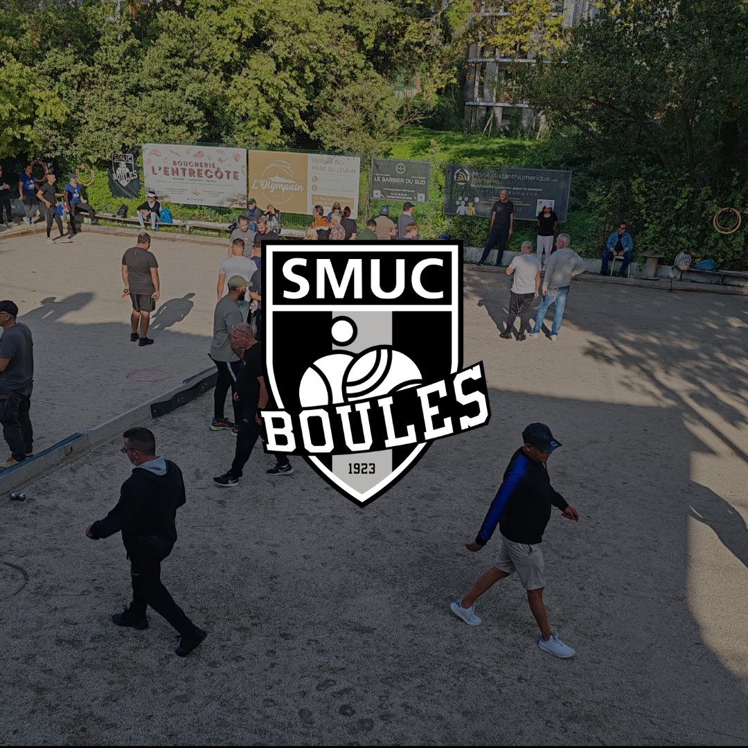 Joueurs de pétanque du SMUC Marseille sur un terrain extérieur à Jean Bouin
