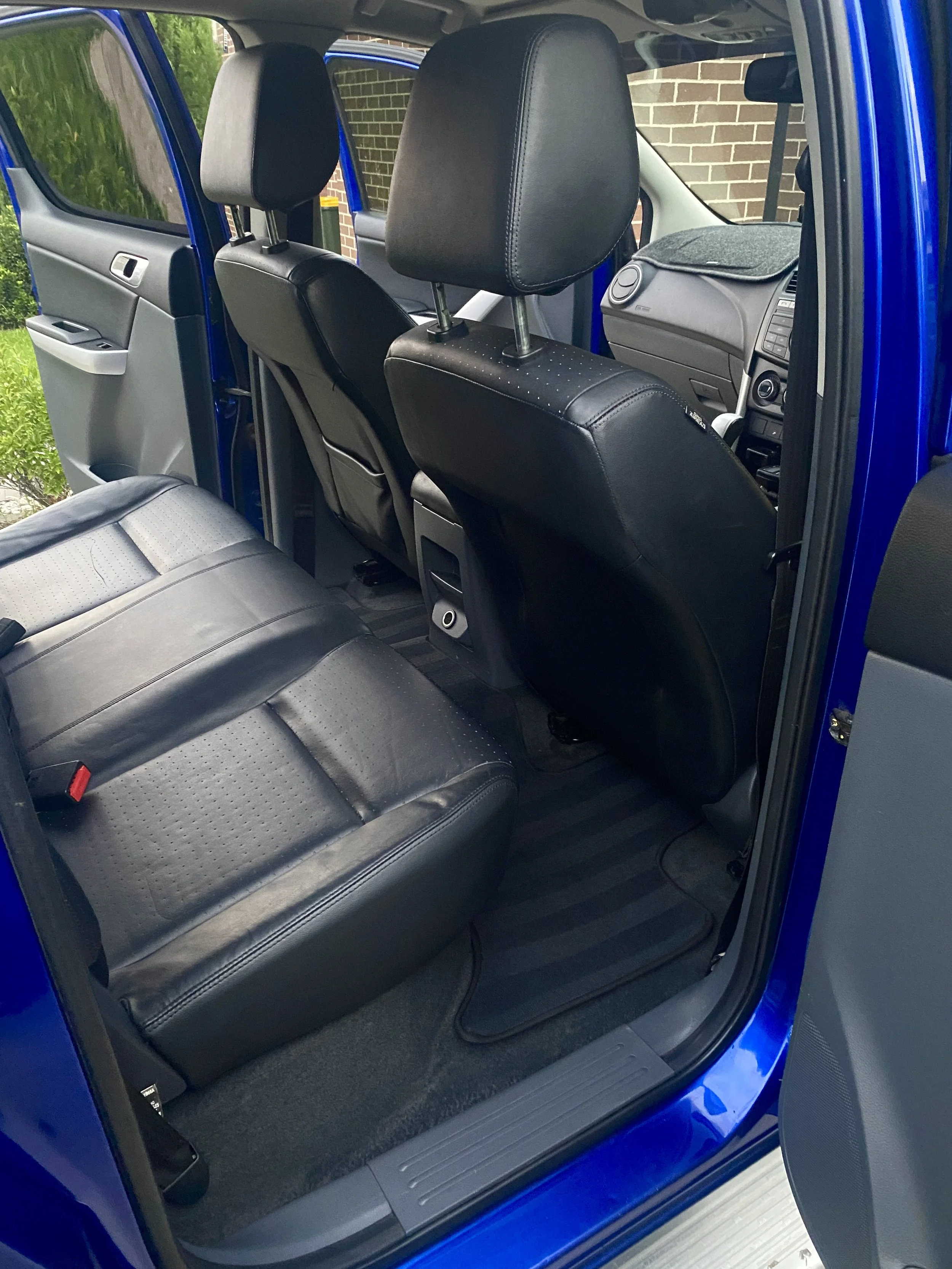 mazda-bt50-interior-detailing-2.jpg