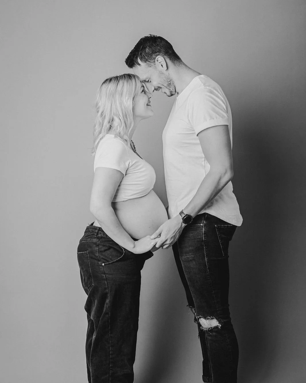 #baby2025 #maternityphotography #babybauchshooting #schwangerschaftsshooting #familienfotografin #babybellyshooting