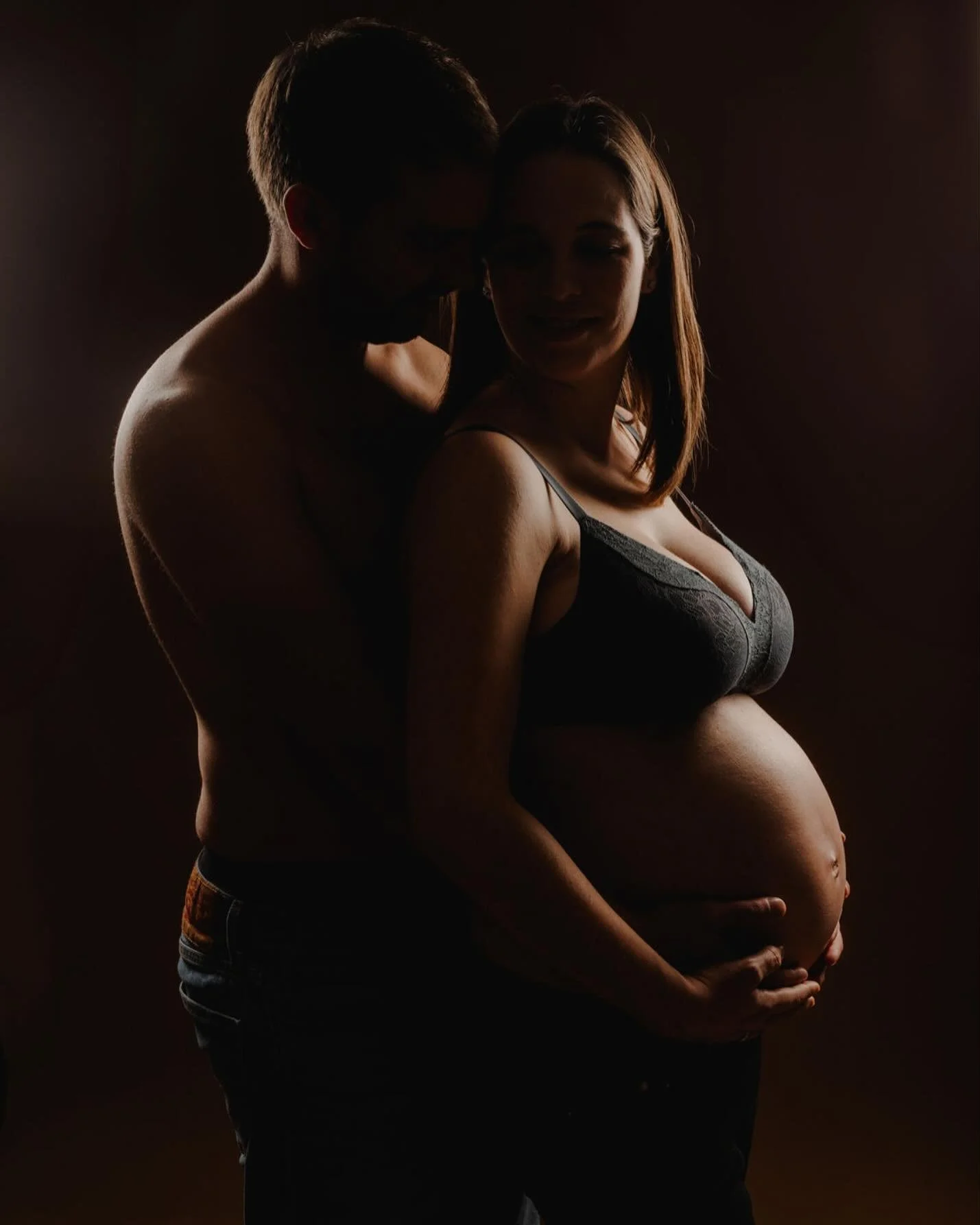 #babybelly #maternityphotography #babybauchshooting #familienfotografin #studiofotografie #fotografimspreewald