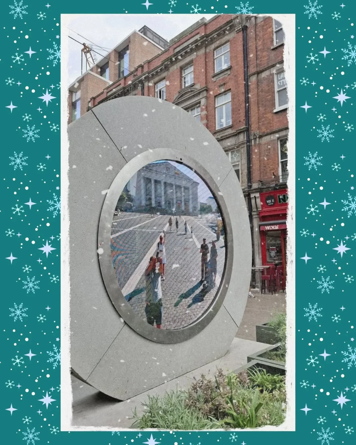 Alle puzzelstukjes voor mijn derde feelgood liggen eigenlijk al klaar en toch besloot ik onverwacht een ander pad te volgen.

Want soms vind je inspiratie niet in grote gebeurtenissen, maar gewoon in iets kleins. Iets toevalligs.

Deze zomer was ik i