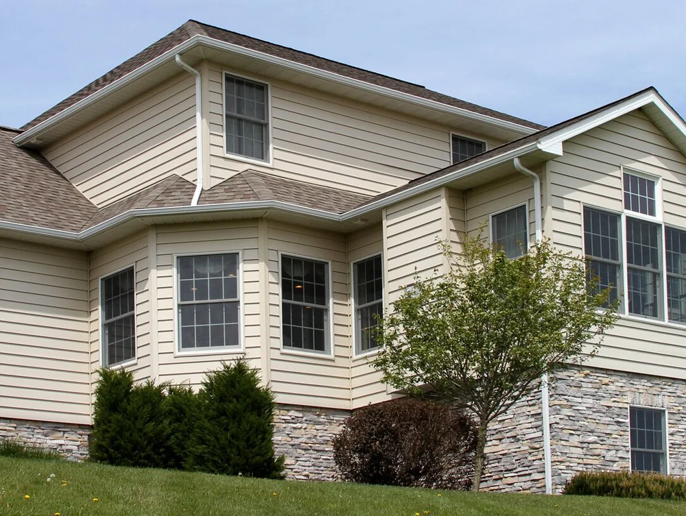 Commercial building siding and exterior painting project in Macomb County Michigan