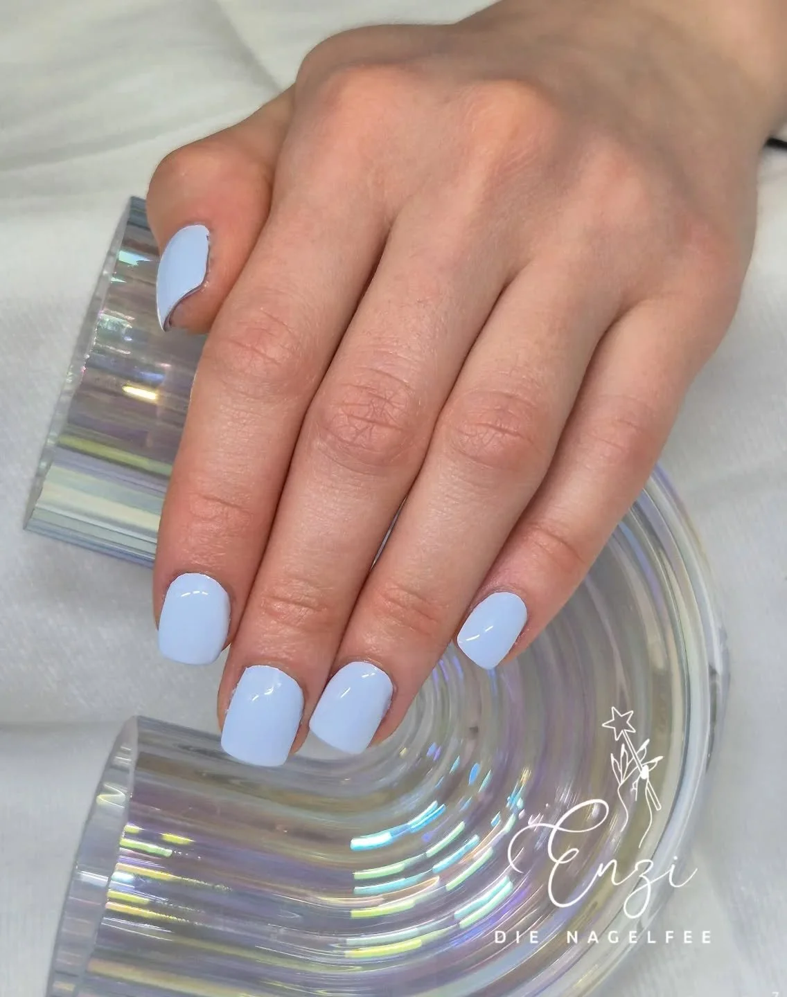 Der Winter zwinkert noch einmal ganz lieb, aber man sp&uuml;rt schon, wie der Fr&uuml;hling langsam n&auml;herkommt.🌸
#nagelstudioindern&auml;he #nails #buckligewelt #grimmenstein #sch&ouml;nen&auml;gelf&uuml;rallef&auml;lle