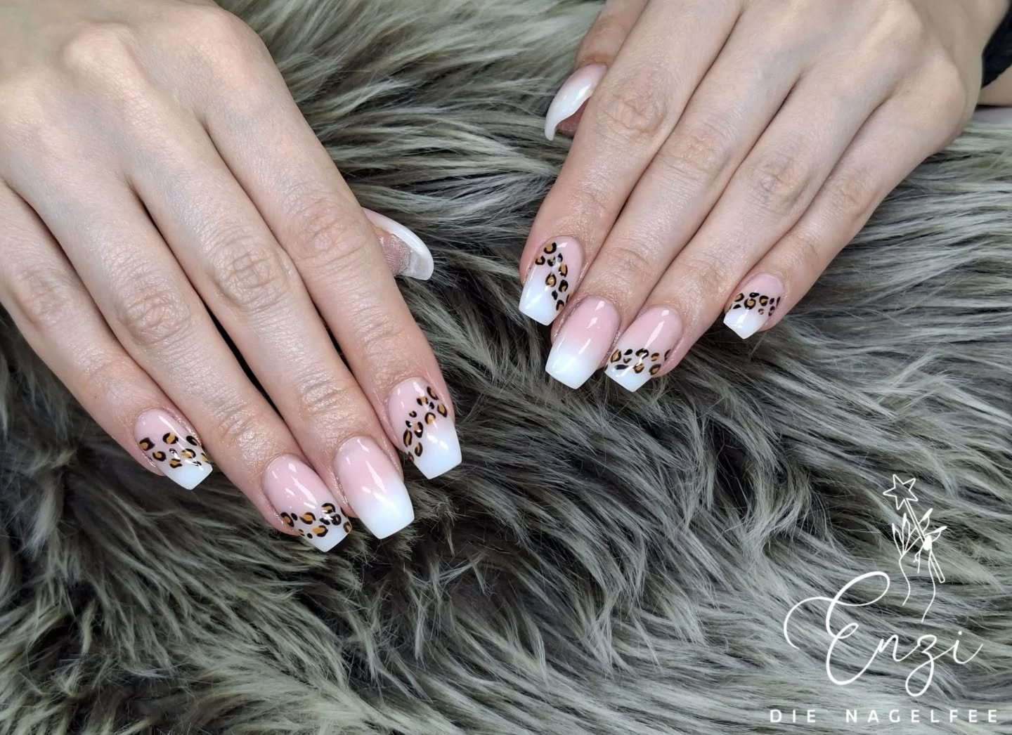 Style ist keine Frage von Regeln &ndash; sondern von Attitude.🐆🤍
#babyboomern&auml;gel #leopardmuster #nagelstudioindern&auml;he #buckligewelt #sch&ouml;nen&auml;gelf&uuml;rallef&auml;lle