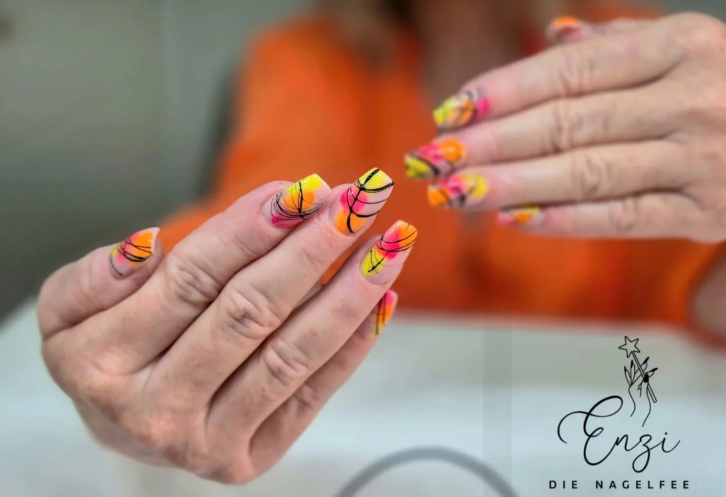 Fresh, neon und voller Sommerenergie. ☀️
#neonnails #summervibes #nagelstudioindern&auml;he #buckligewelt #sch&ouml;nen&auml;gelf&uuml;rallef&auml;lle