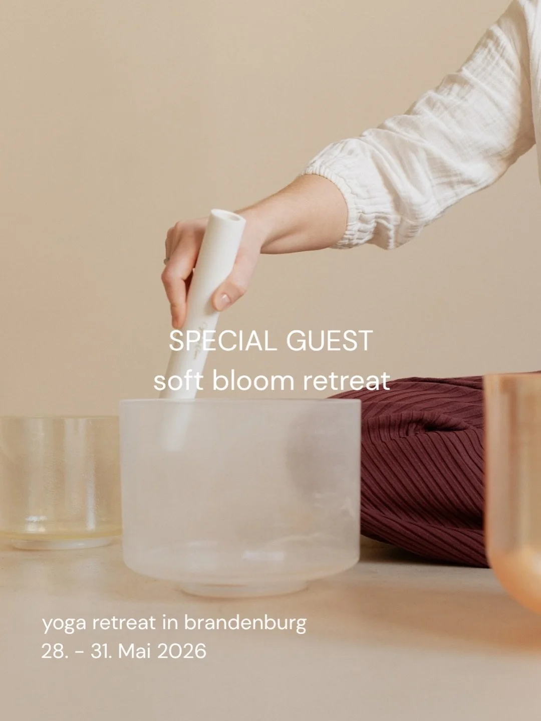 SPECIAL GUEST &ndash; See who is joining us. 👀

Wir sind so happy, dass @laura.ortwein beim SOFT BLOOM RETREAT dabei ist und am Samstag ein besonderes Soundbath mit Alchemy Crystal Singing Bowls&trade;️ f&uuml;r uns gibt - ein Moment purer Entspannu