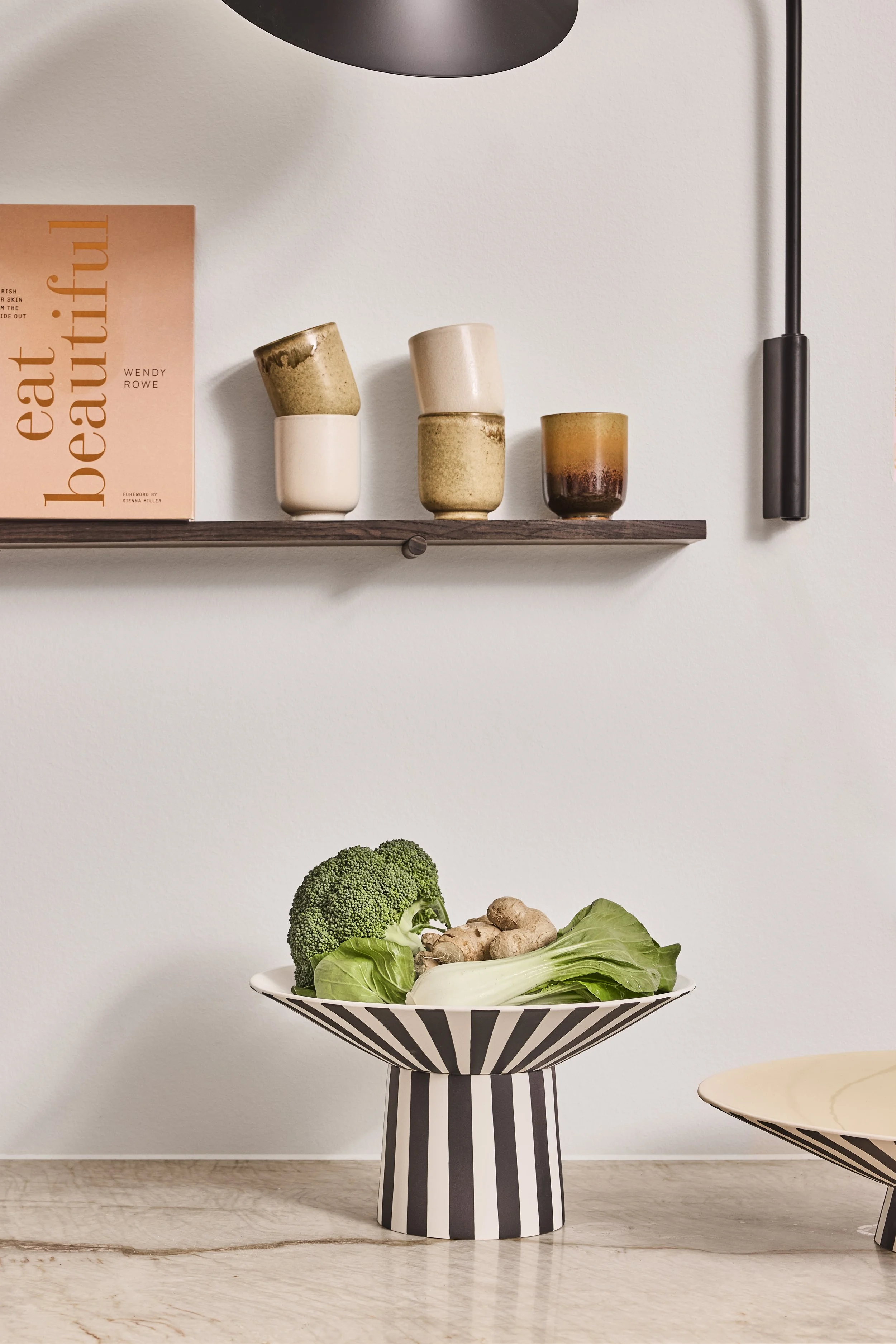 OYOY-L301048-Pieni-Gallery-Shelf-L301534-Toppu-Centerpiece-L301508-L301509-L301582-Nori-Cup.jpg