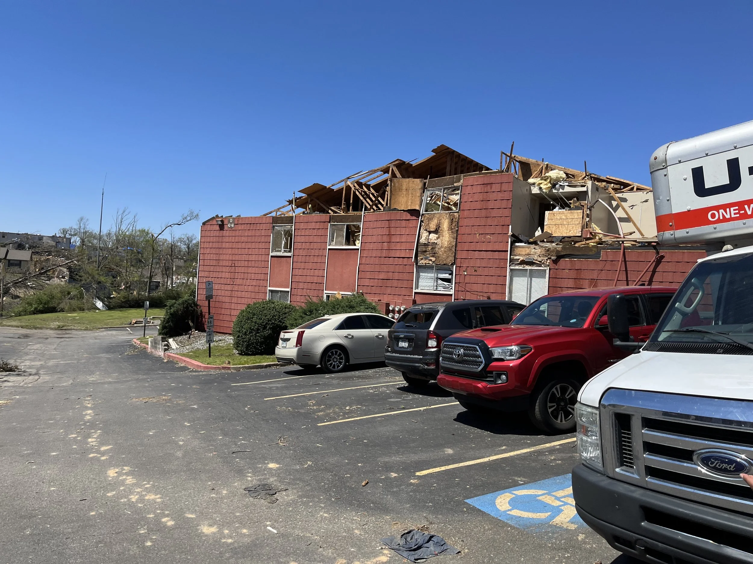 tornado damaged apartments little rock 2.jpeg