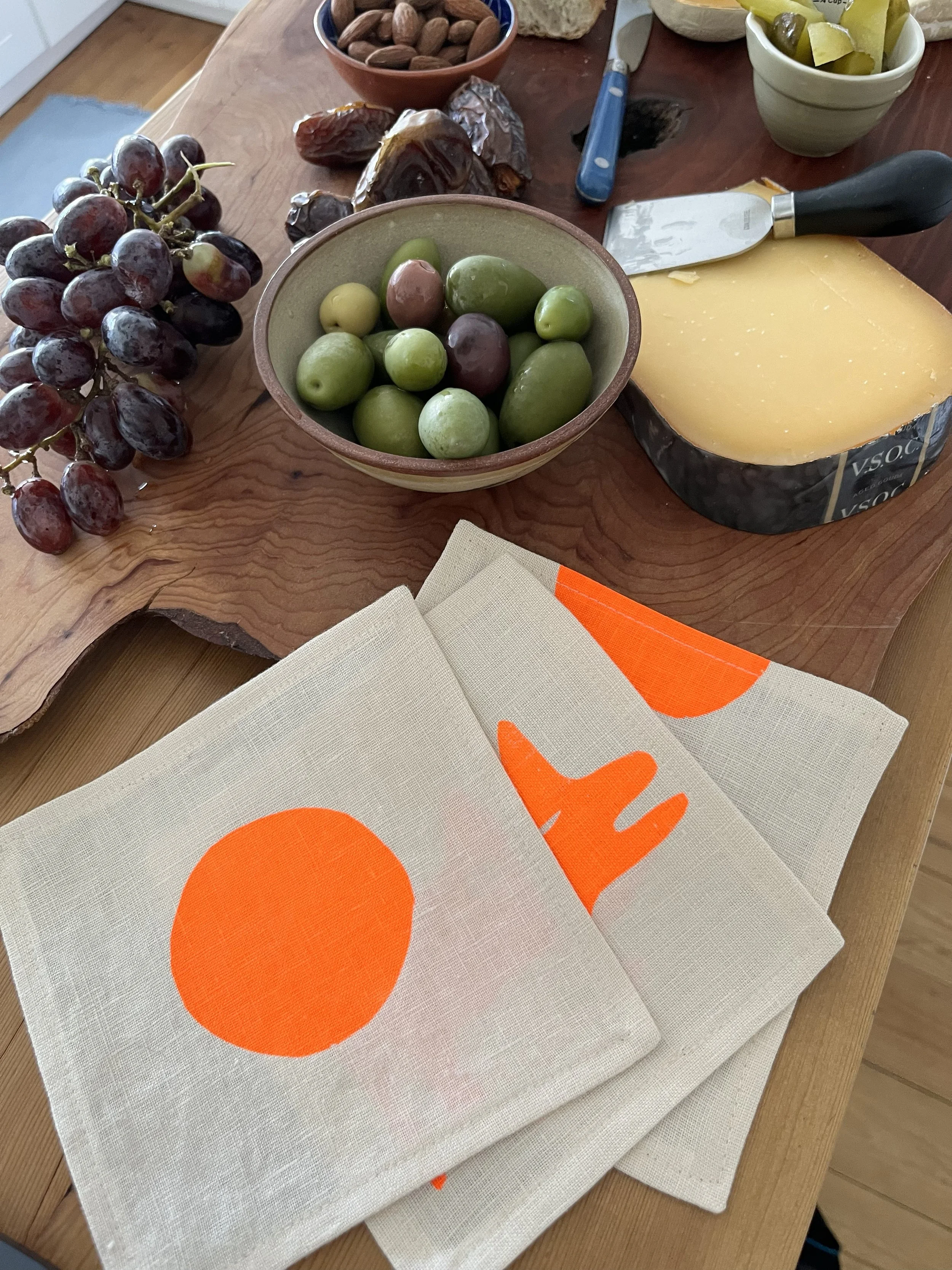 DM.COCKTAIL.CHEESE.jpg