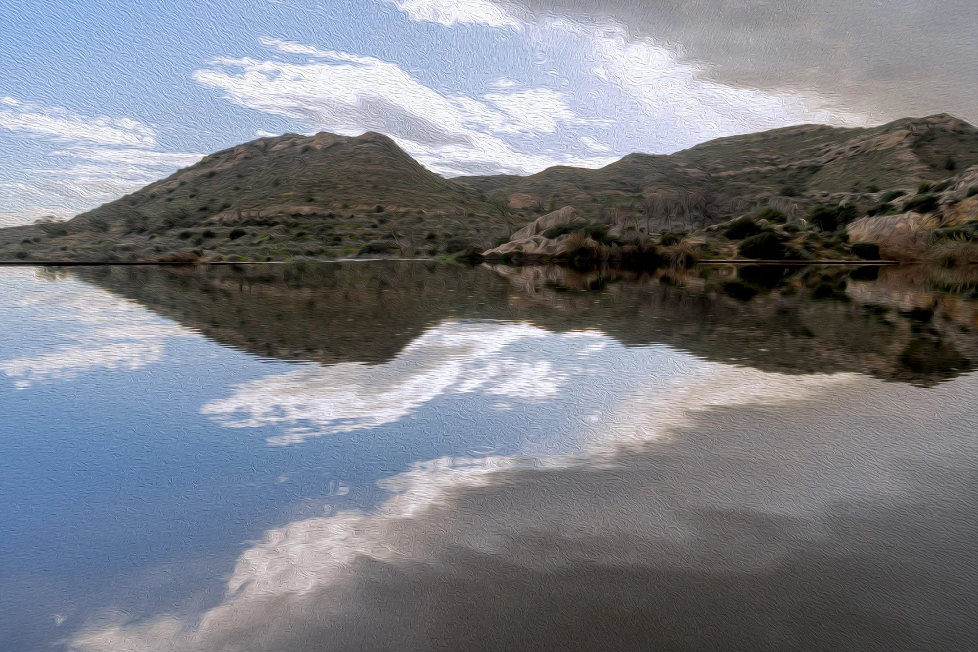 Por supuesto, hay agua cerca de la presa