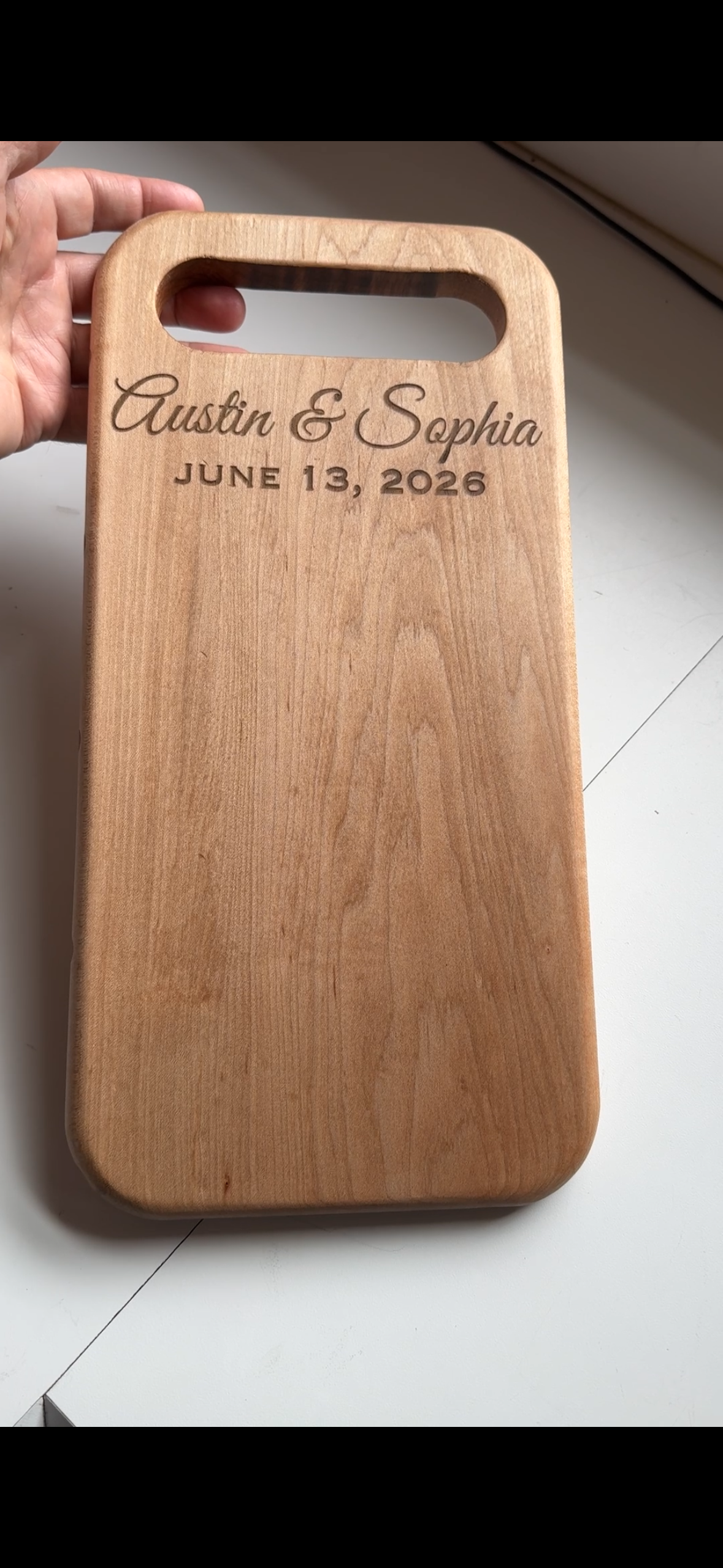 Engraved face grain cutting board